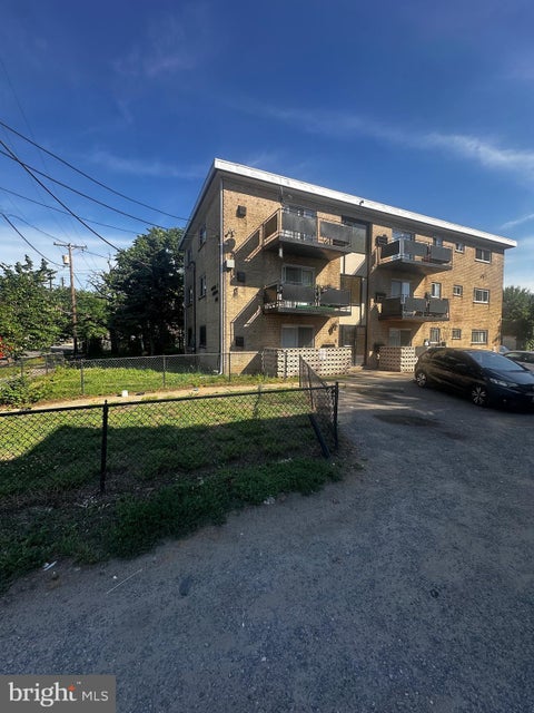 Multifamily For Sale - 4611 Quarles Street<br/> WASHINGTON, DC 20019