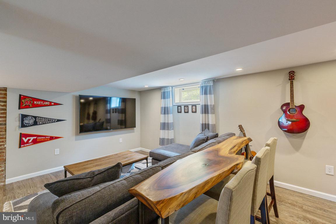 CAMERON HEIGHTS - Residential