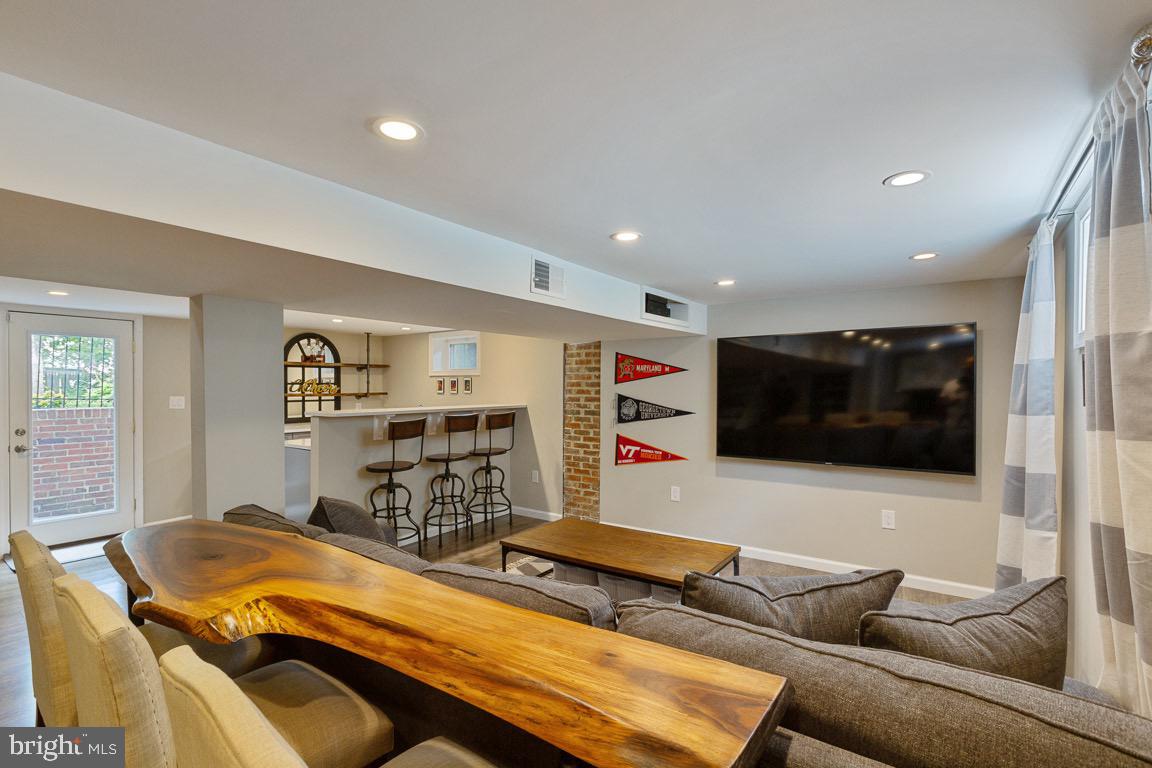 CAMERON HEIGHTS - Residential