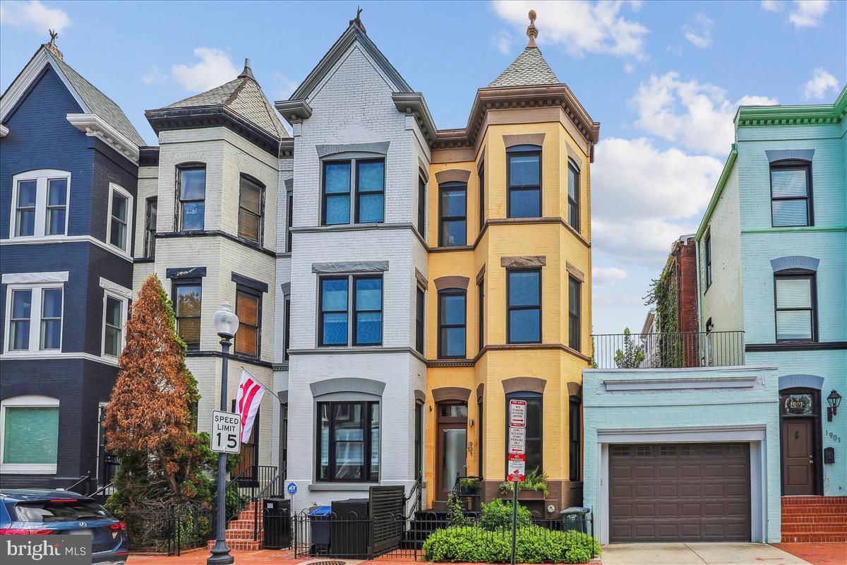 1903 4TH STREET NW