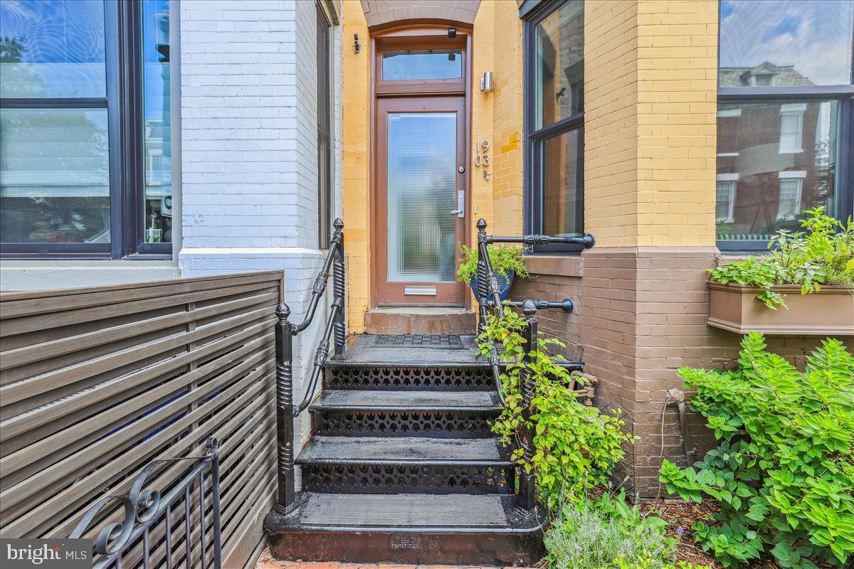 1903 4TH STREET NW