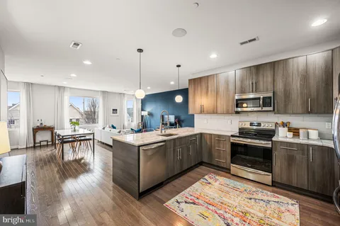 1524 N 8th Street Unit 3, Philadelphia, PA MLS: PAPH2458290