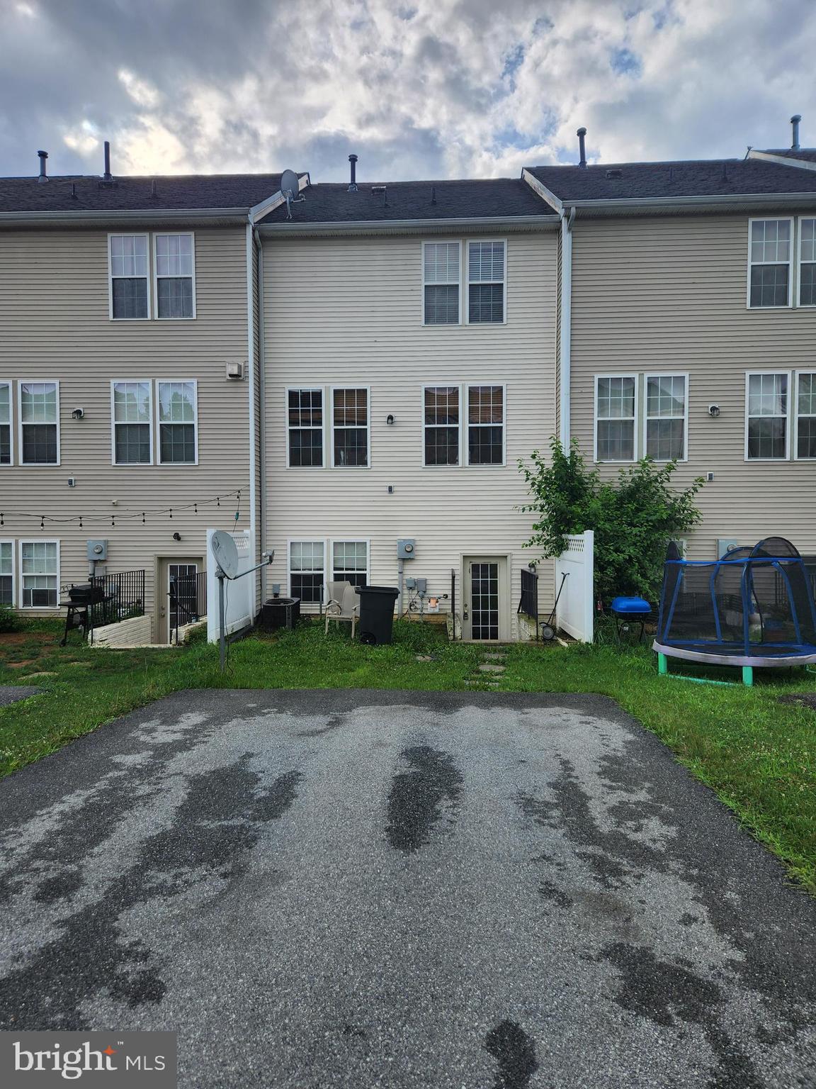 CHARLES TOWN - Residential Lease