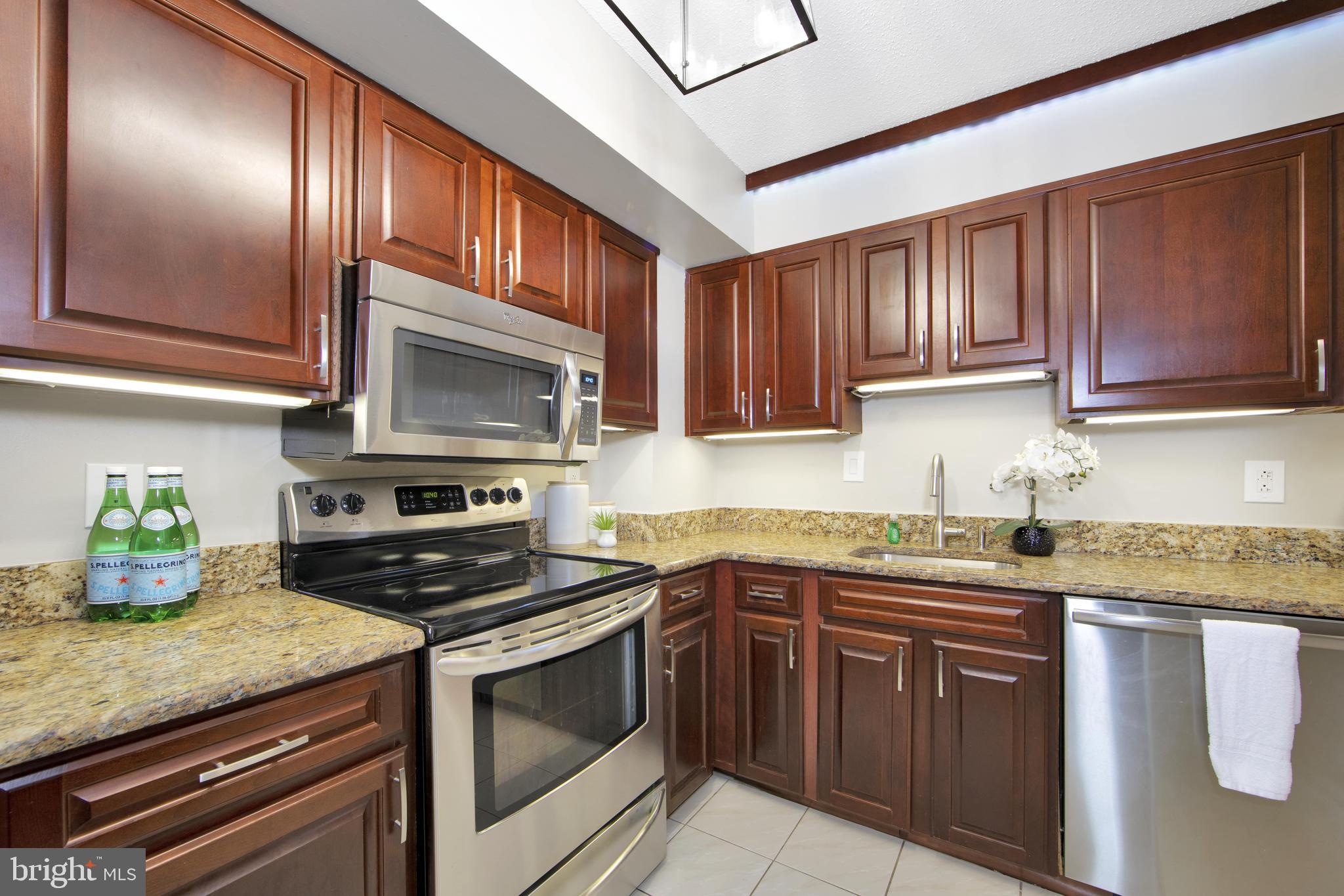 ASTORIA CONDOMINIUM - Residential