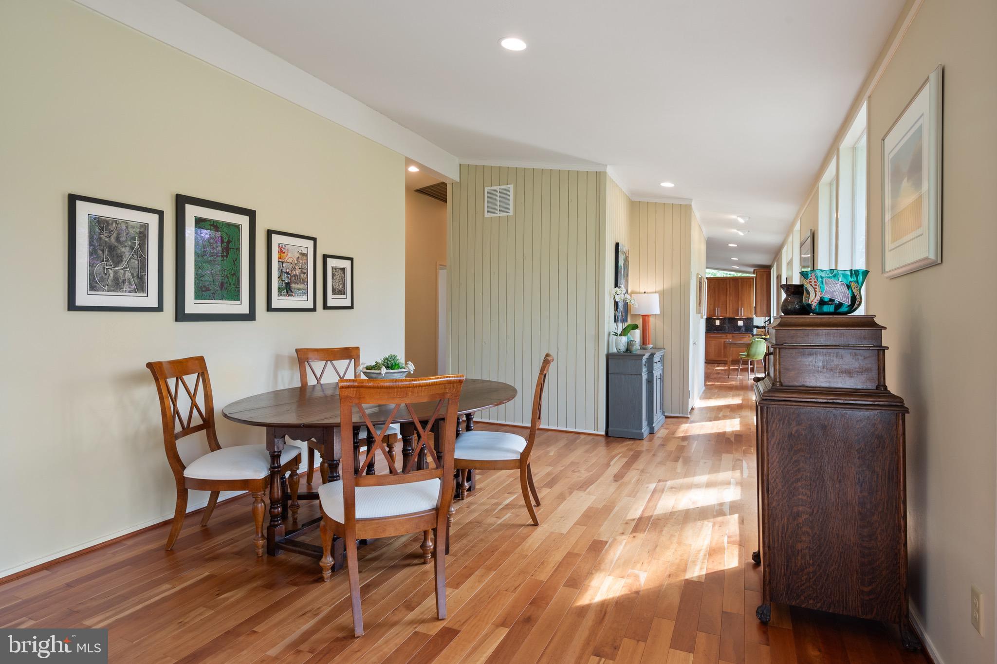 HOLLIN HILLS - Residential