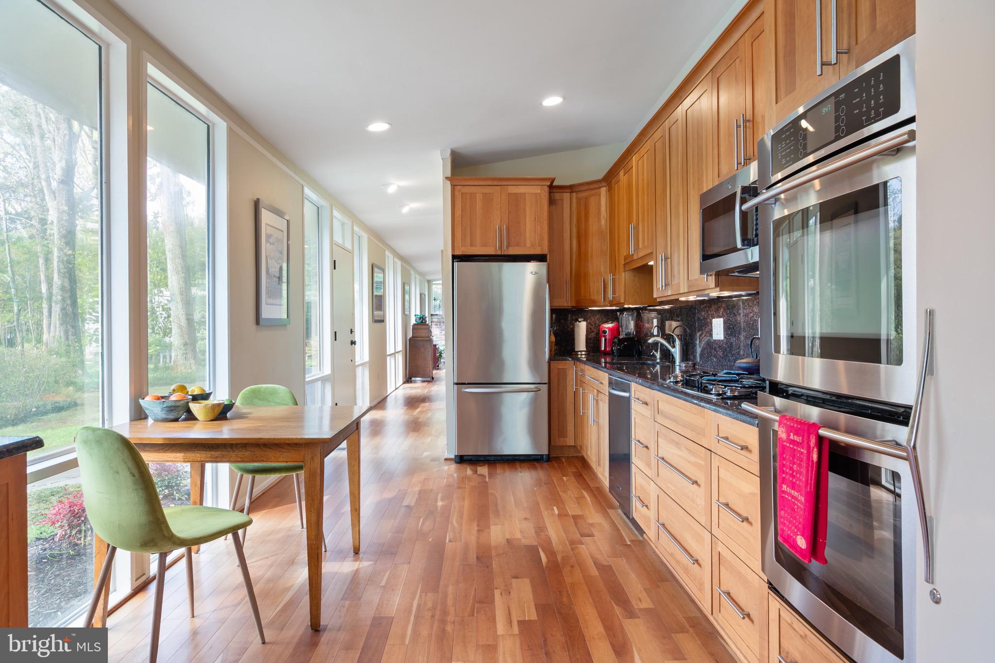 HOLLIN HILLS - Residential