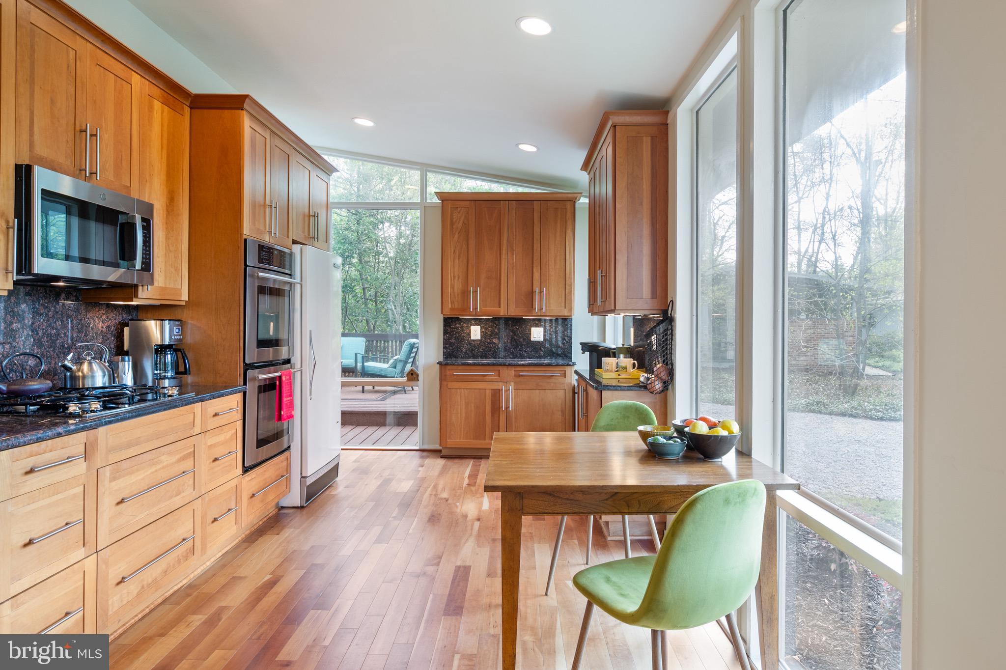 HOLLIN HILLS - Residential