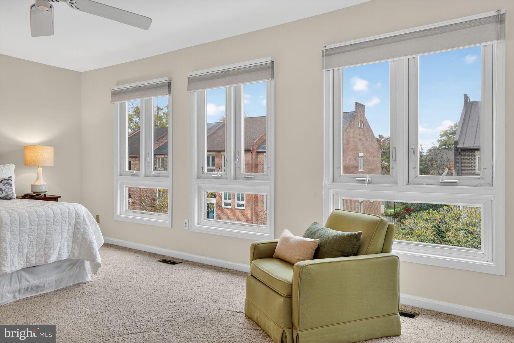 OAKTON VILLAGE - Residential