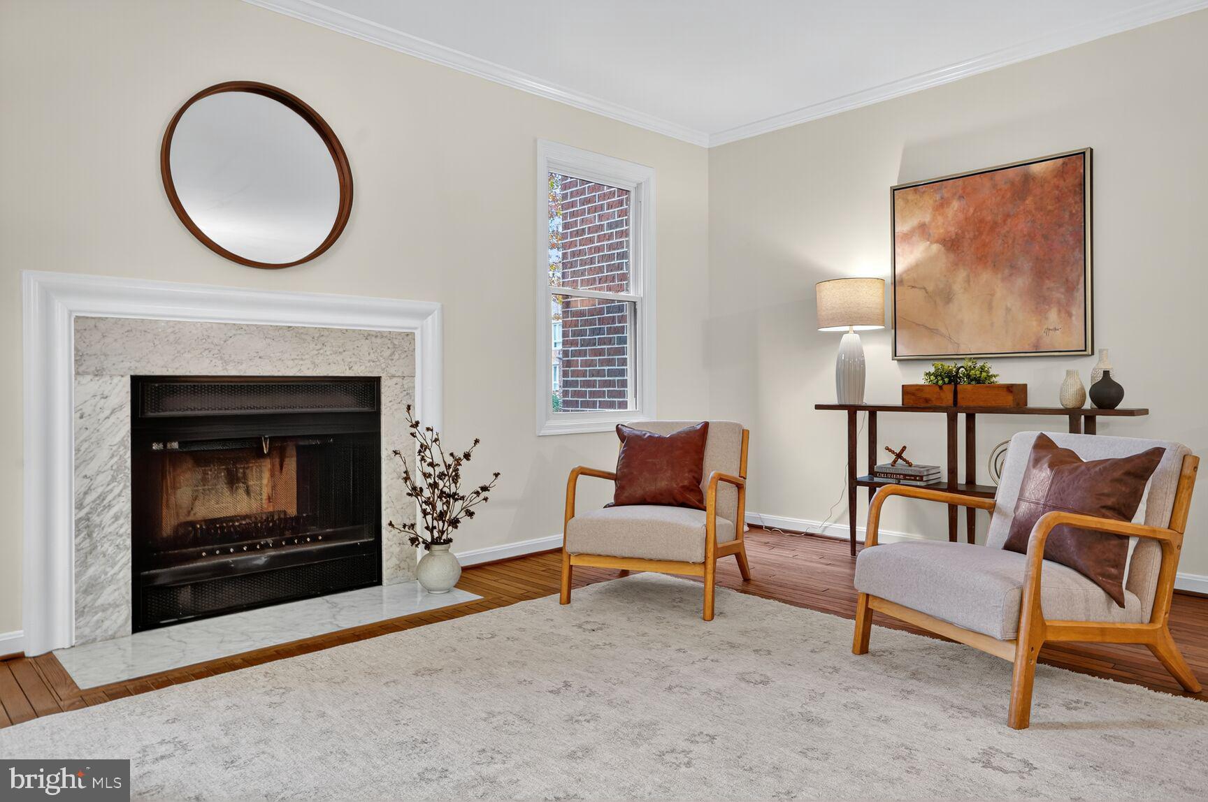 OAKTON VILLAGE - Residential