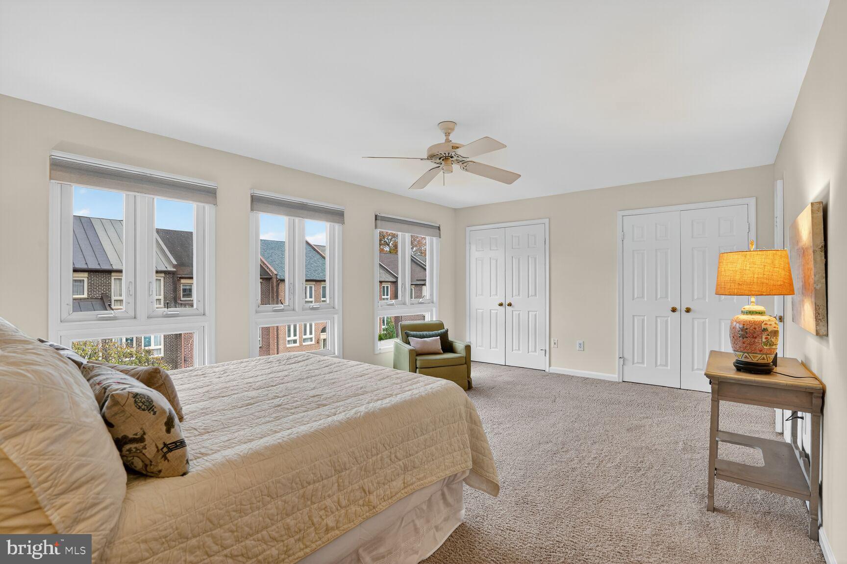 OAKTON VILLAGE - Residential