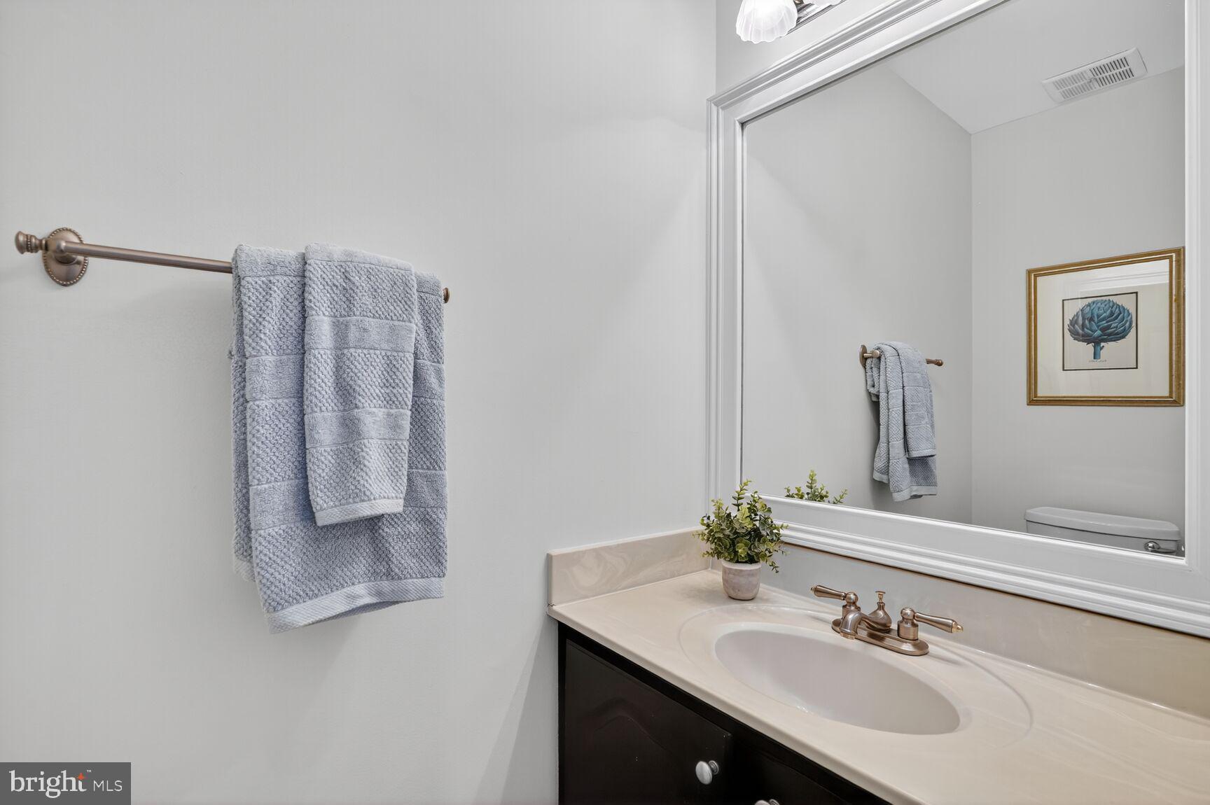 OAKTON VILLAGE - Residential