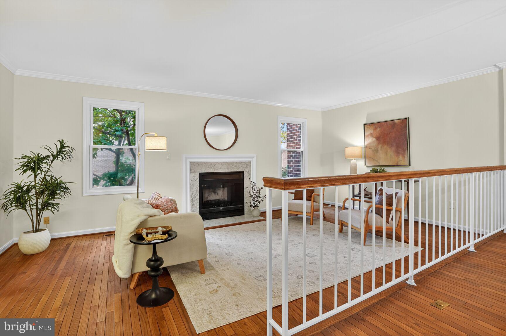 OAKTON VILLAGE - Residential