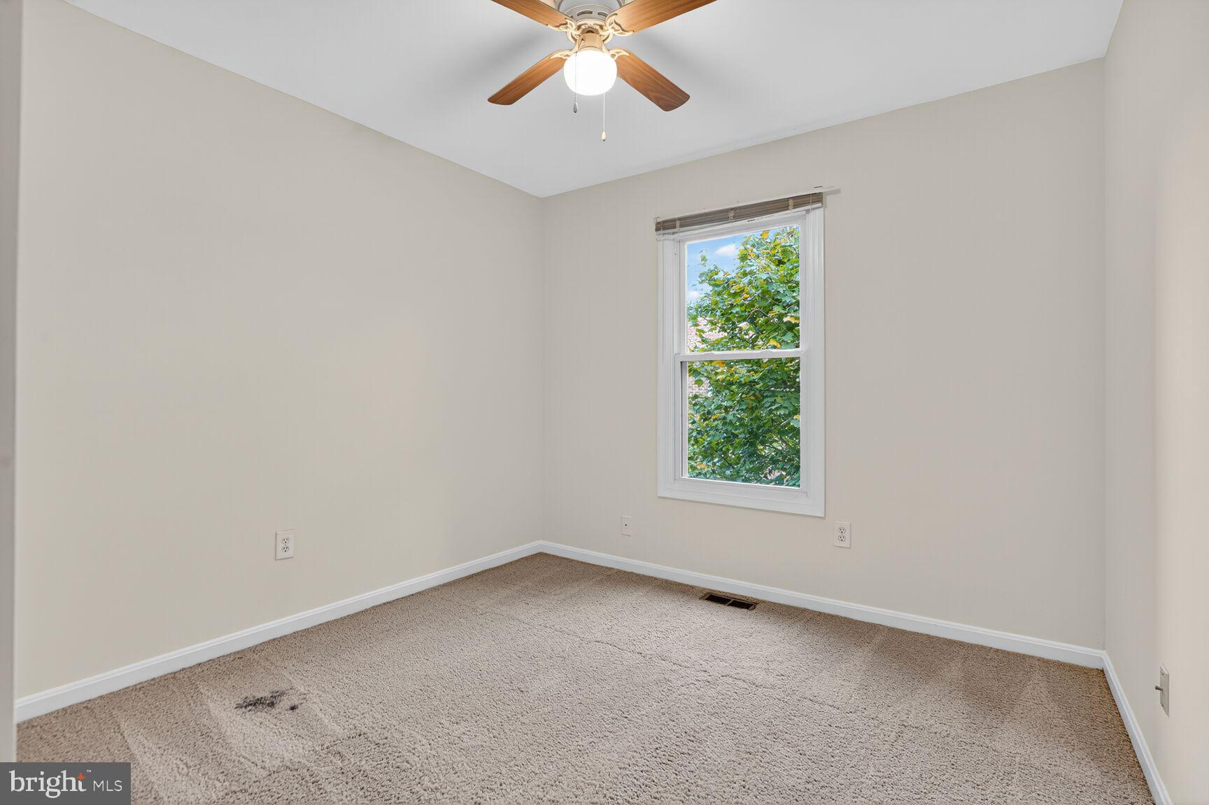 OAKTON VILLAGE - Residential