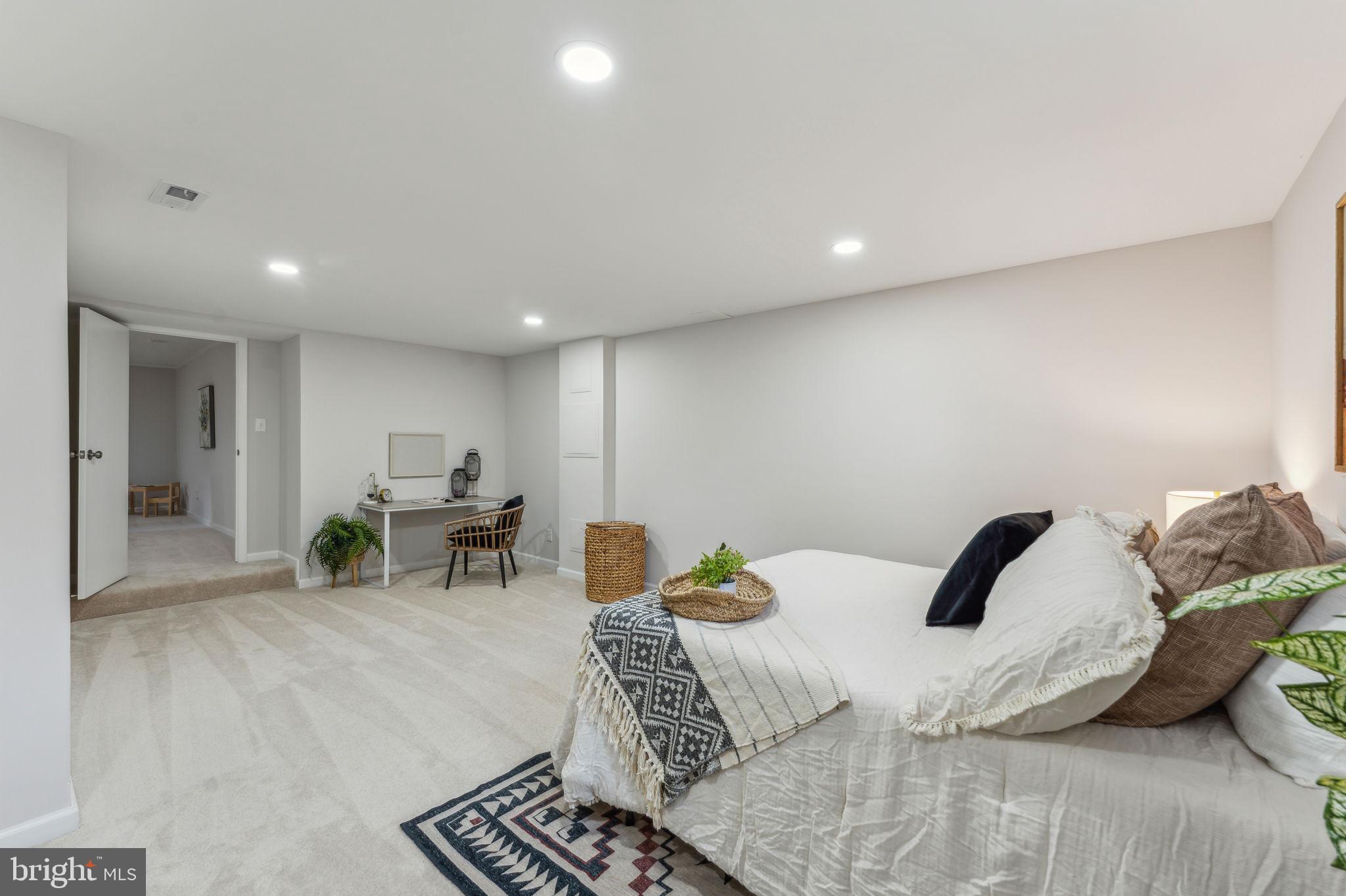 KENWOOD OAKS - Residential