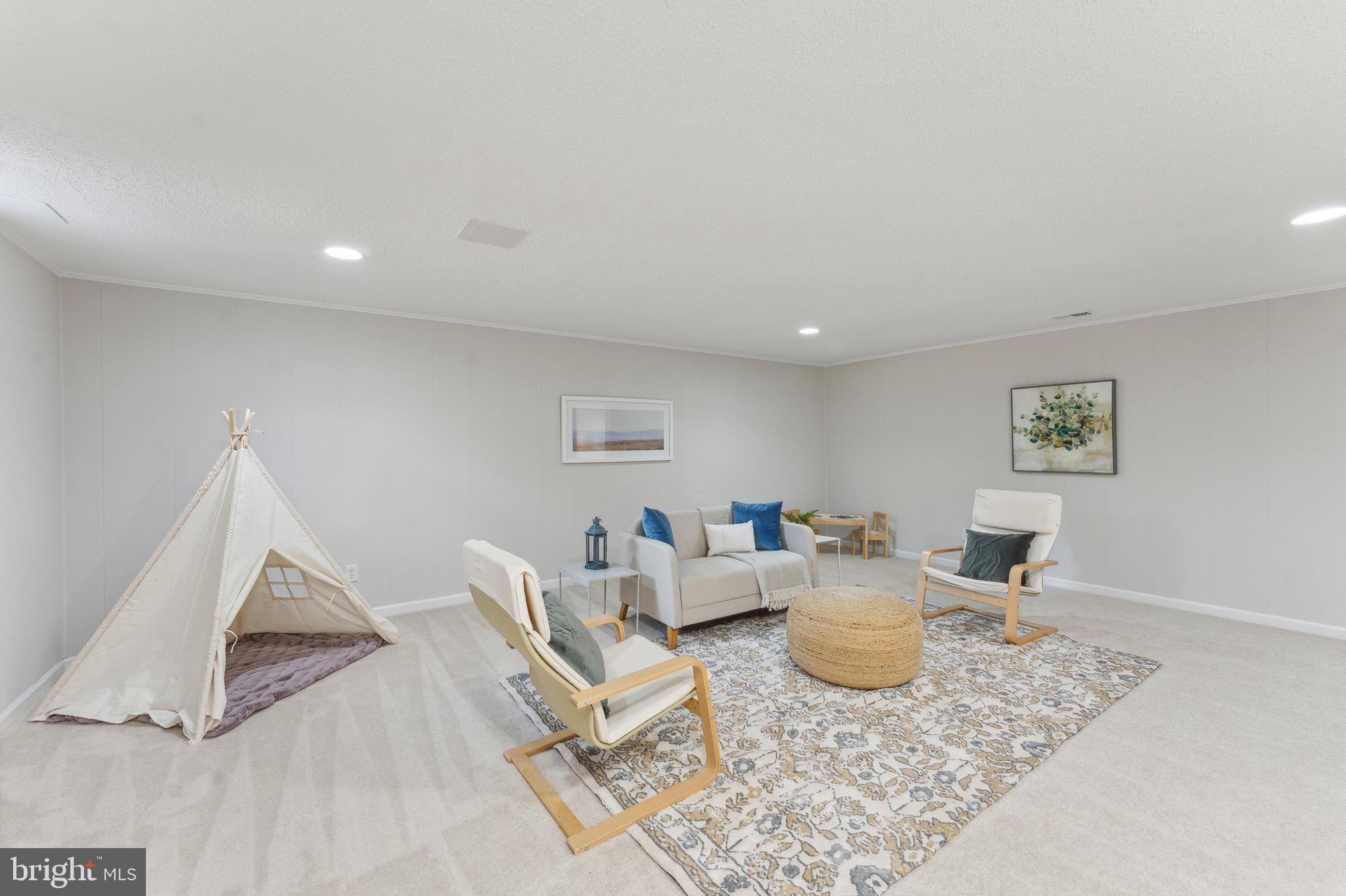 KENWOOD OAKS - Residential