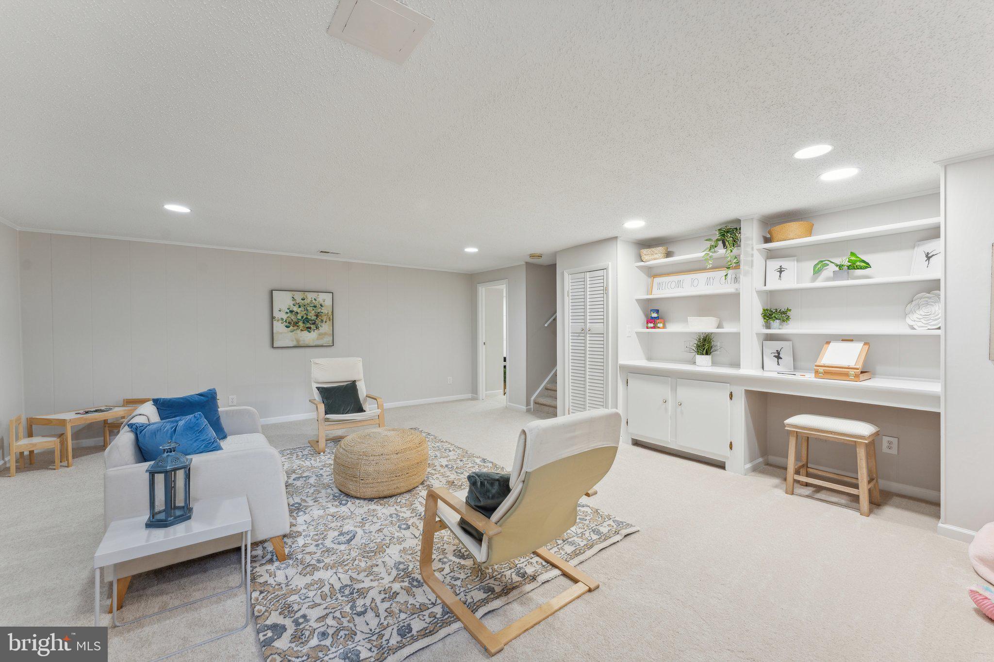 KENWOOD OAKS - Residential