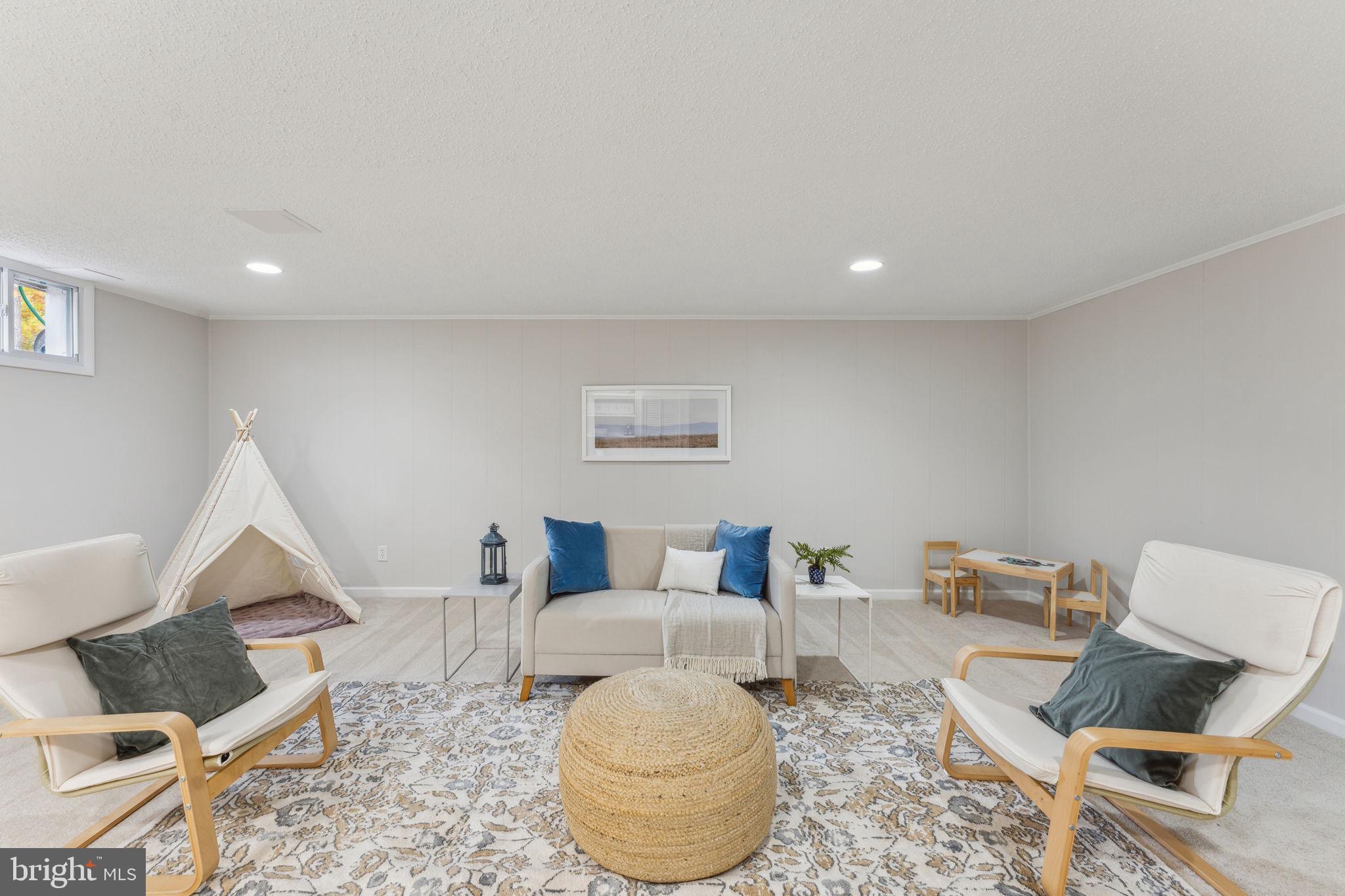 KENWOOD OAKS - Residential