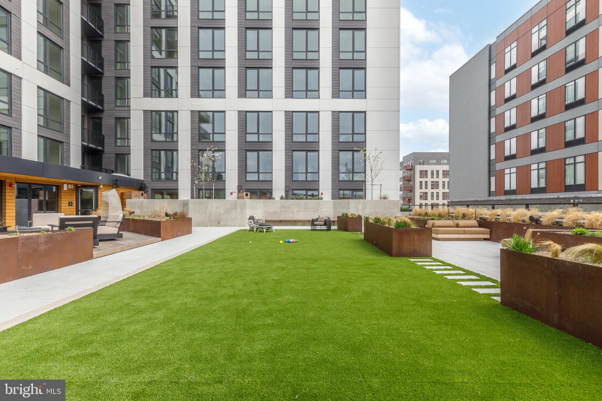 FALLS CHURCH CITY - Residential