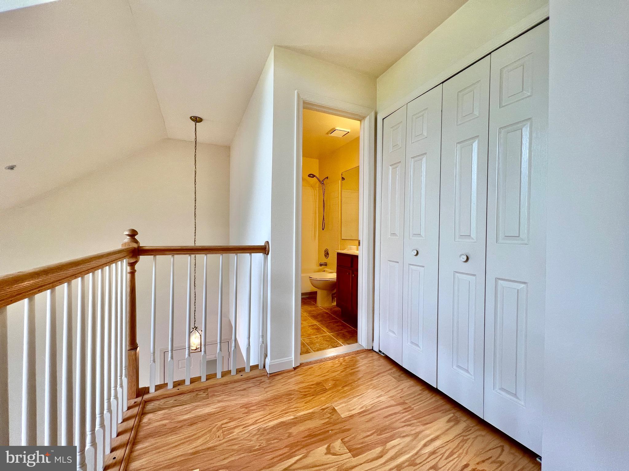 VISTAS AT WASHINGTONIAN WOODS - Residential Lease