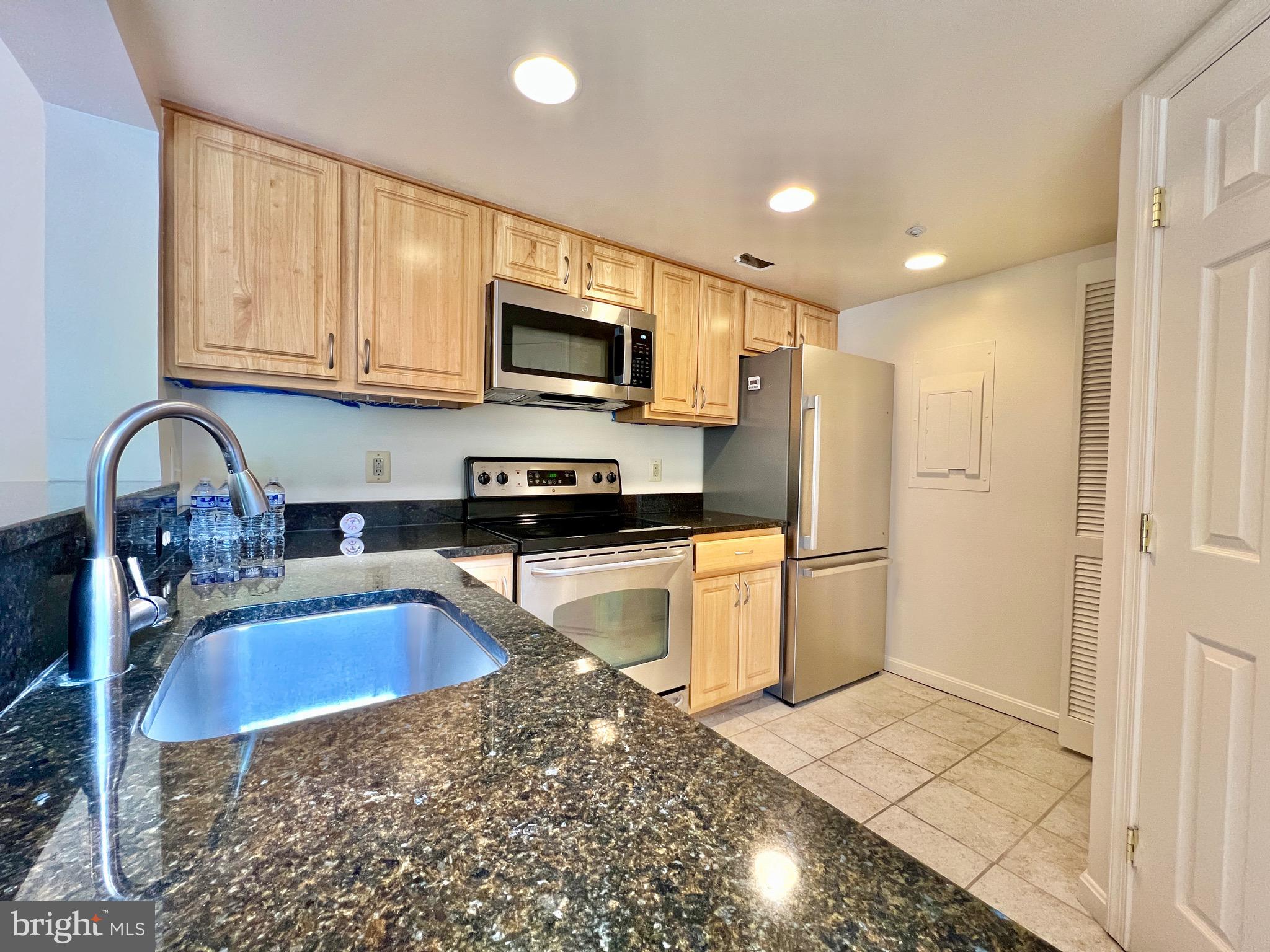 VISTAS AT WASHINGTONIAN WOODS - Residential Lease