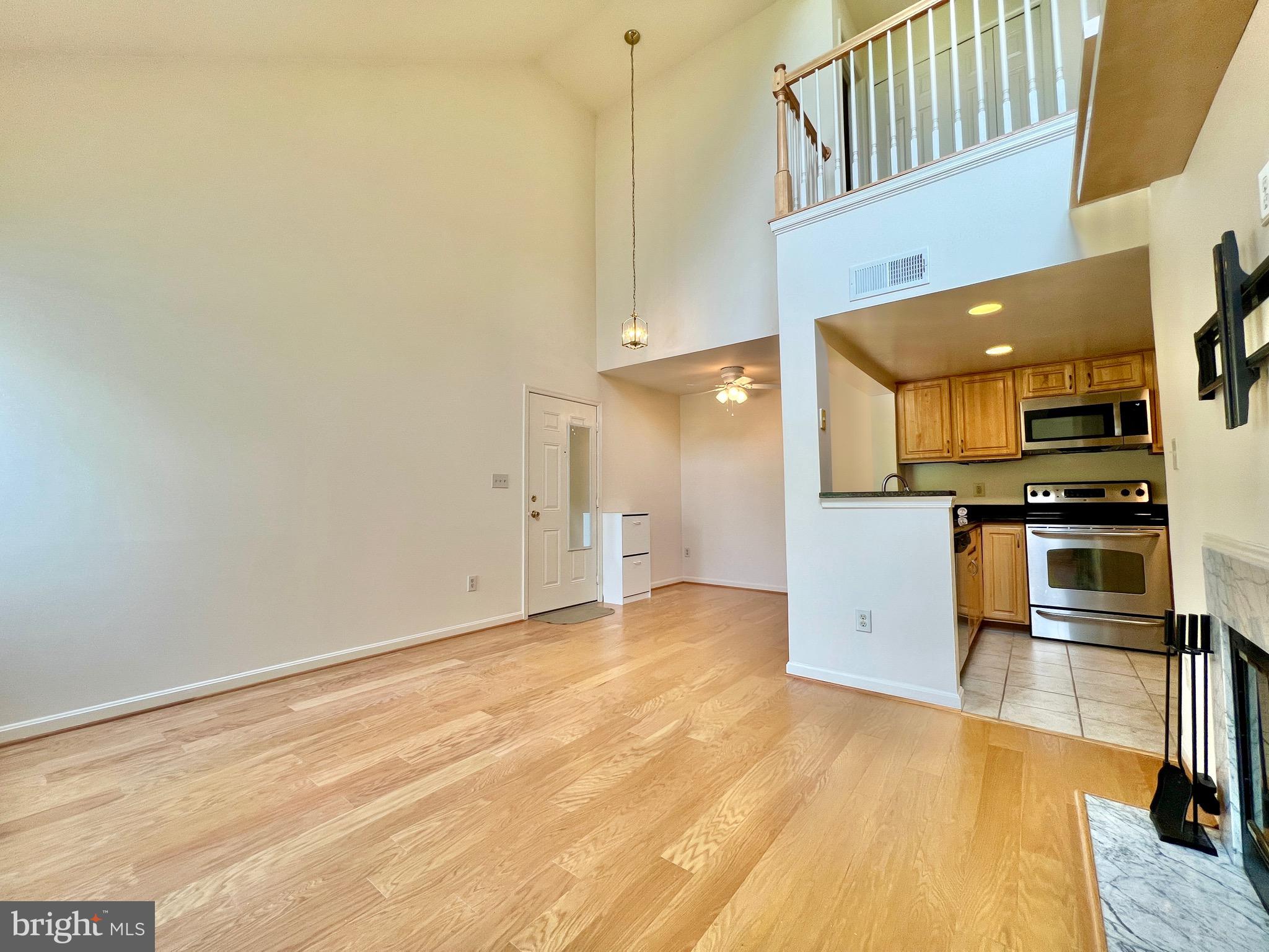 VISTAS AT WASHINGTONIAN WOODS - Residential Lease