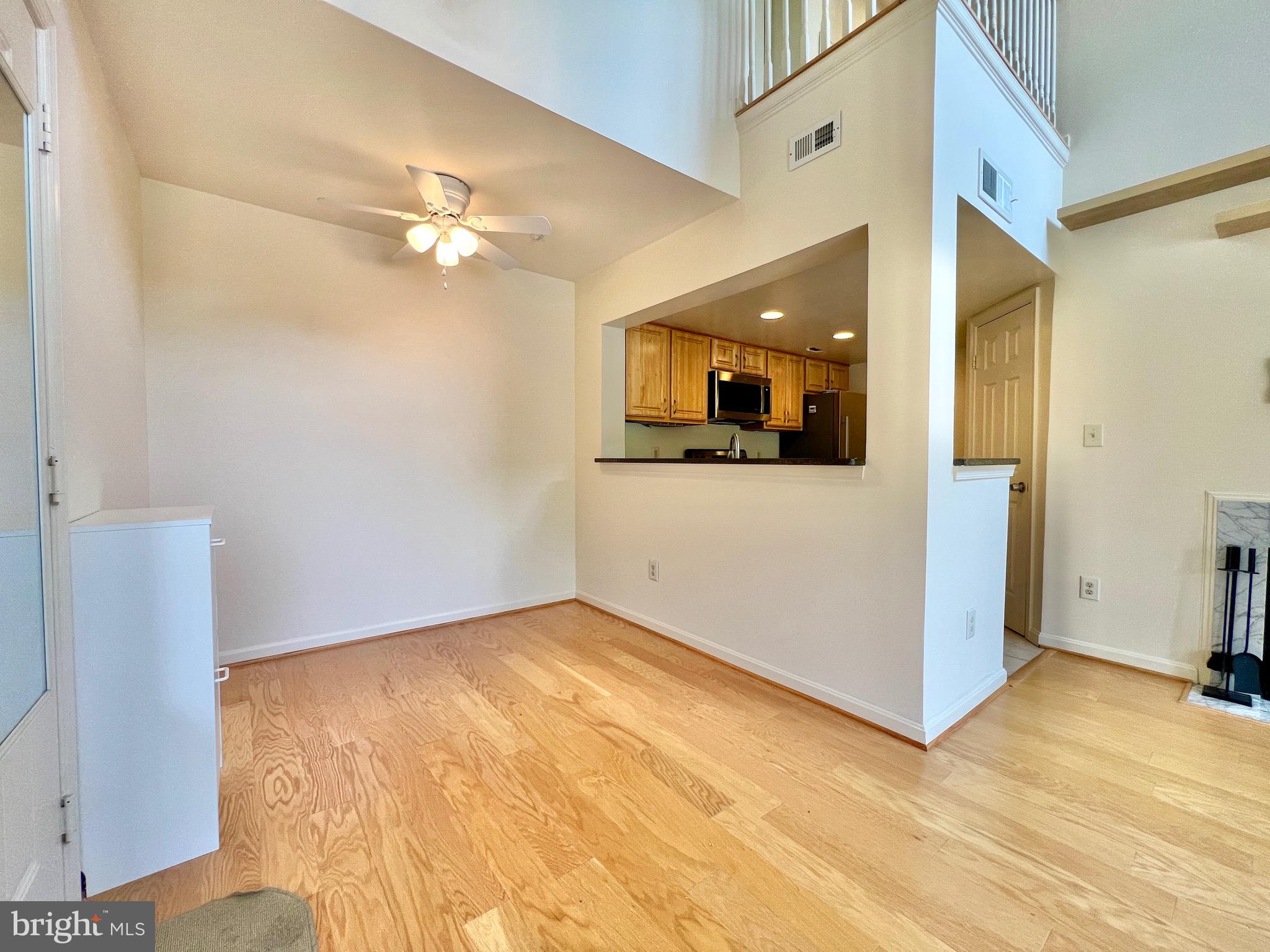 VISTAS AT WASHINGTONIAN WOODS - Residential Lease