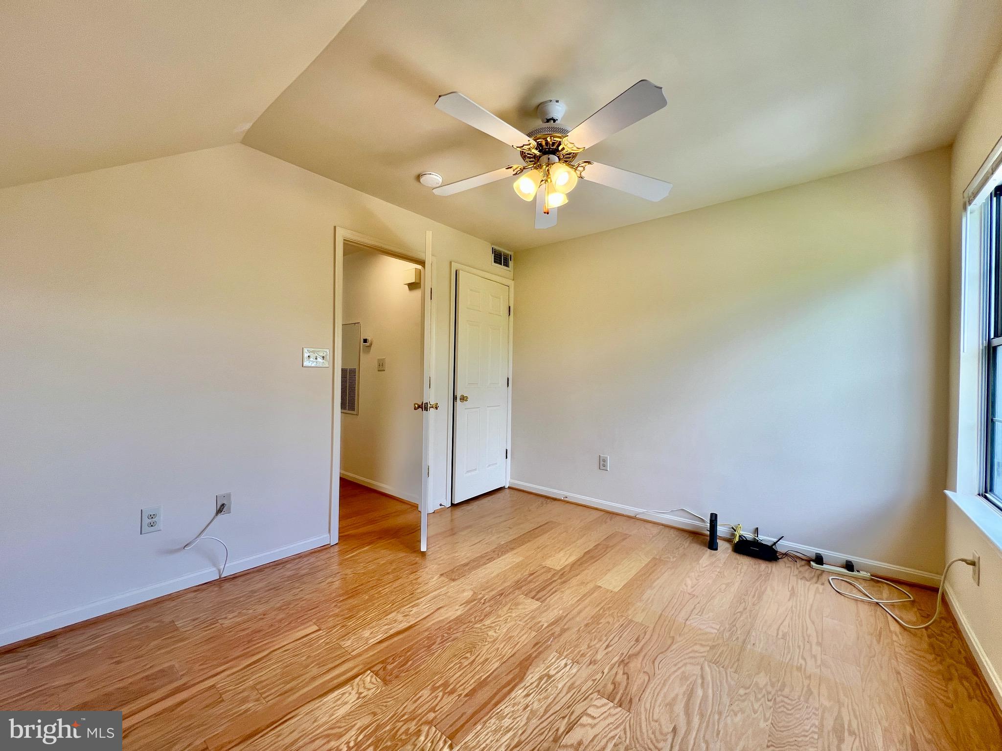 VISTAS AT WASHINGTONIAN WOODS - Residential Lease