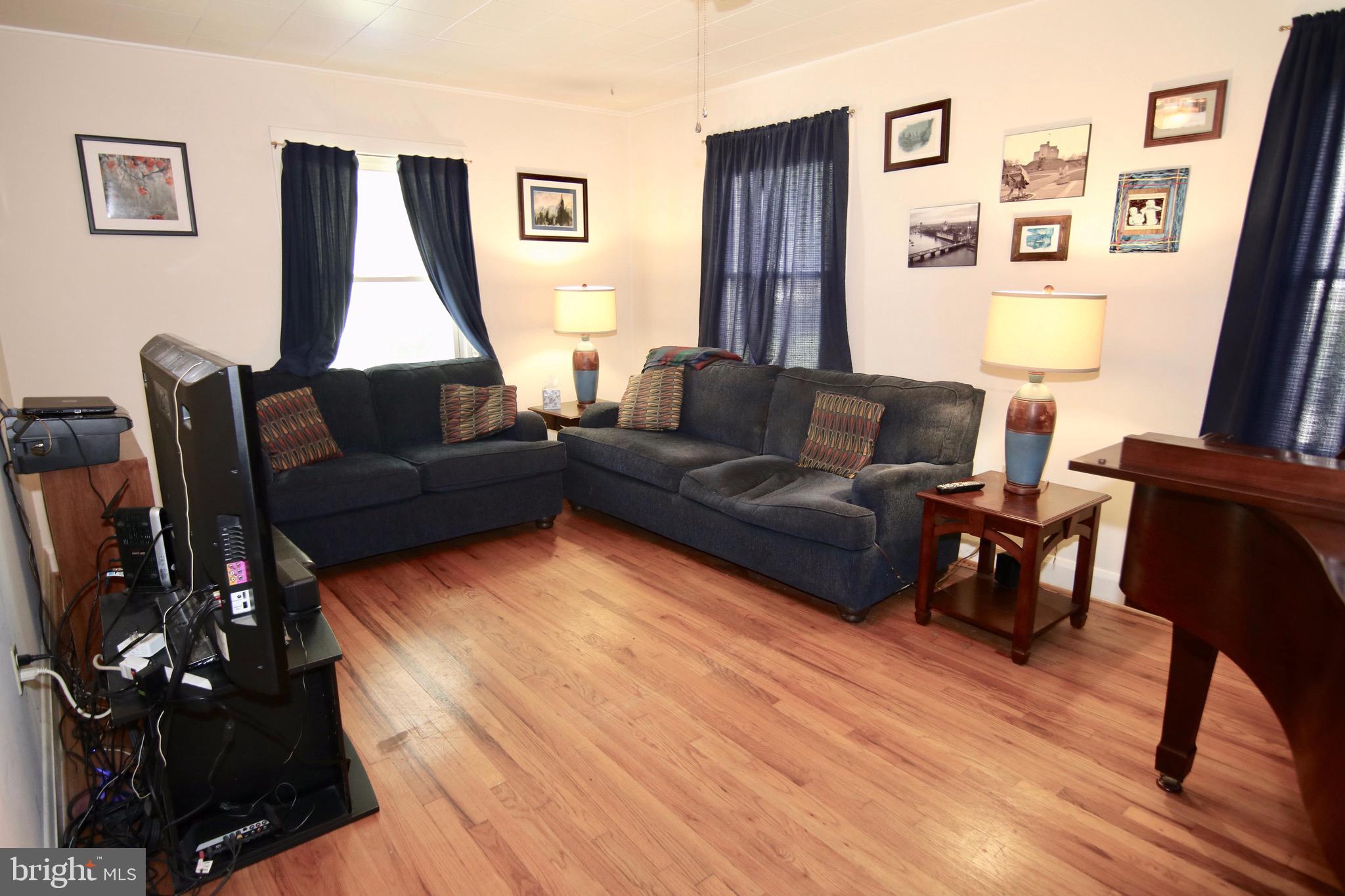 CEDARHURST - Residential