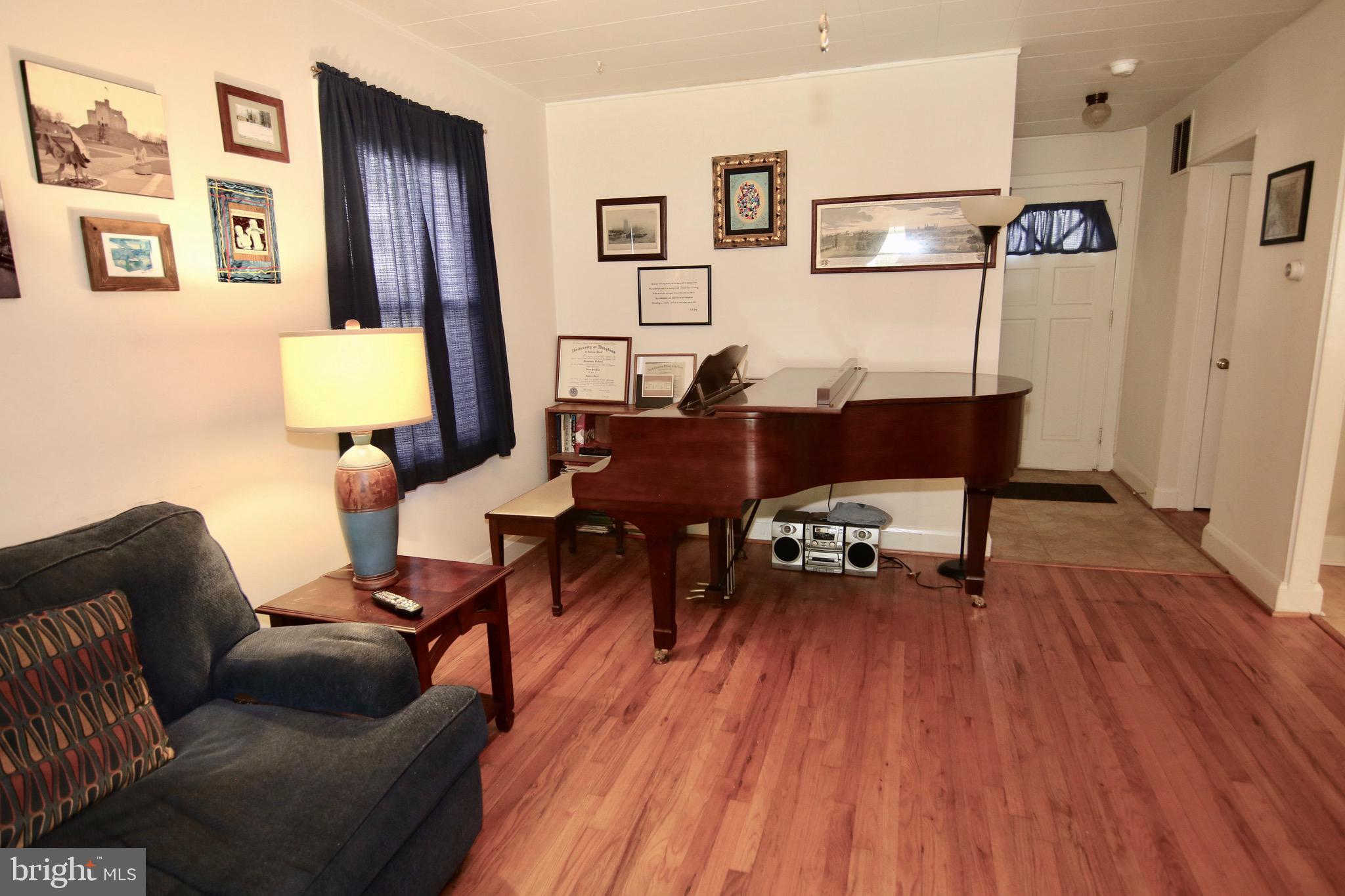 CEDARHURST - Residential