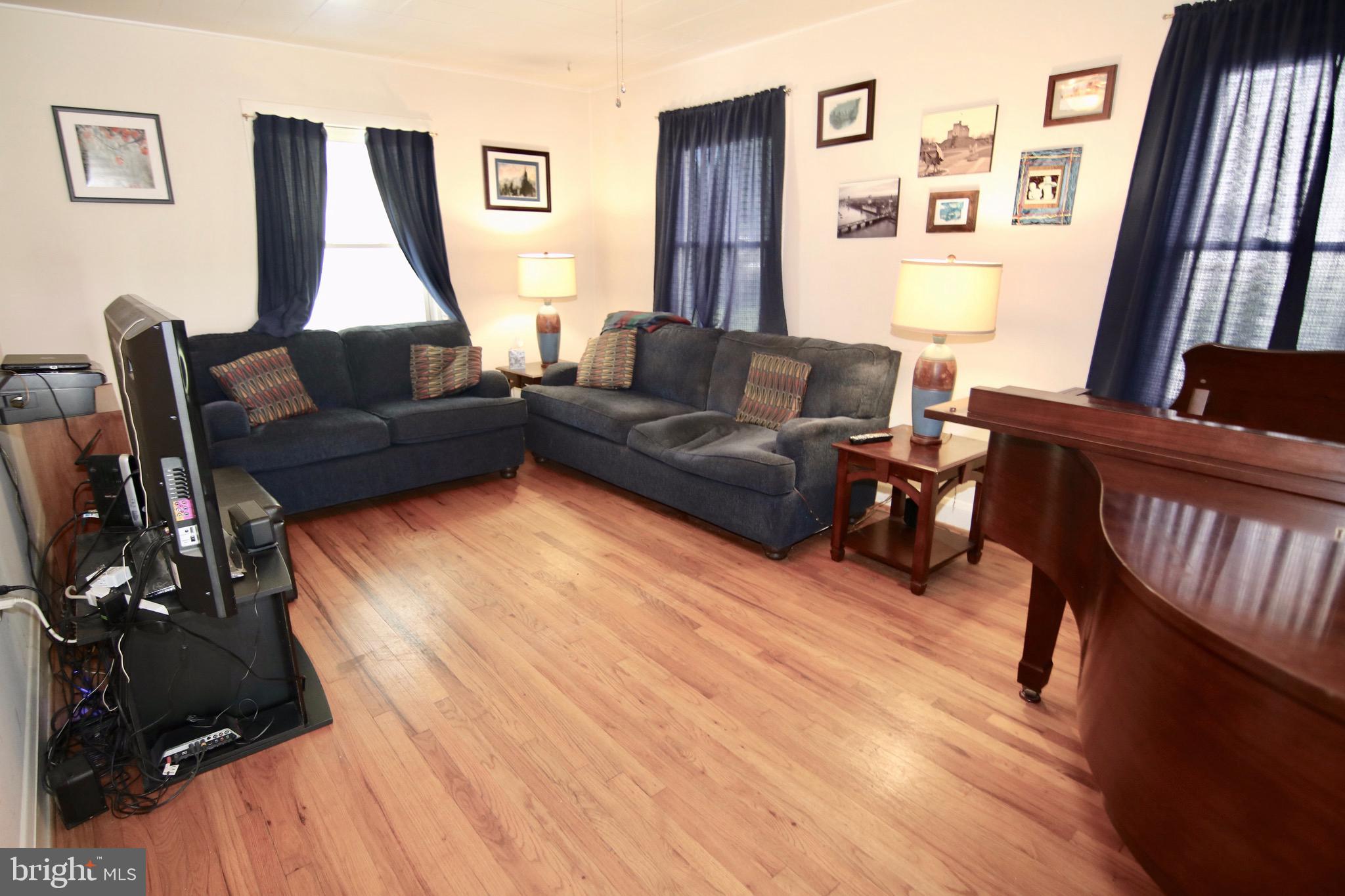 CEDARHURST - Residential