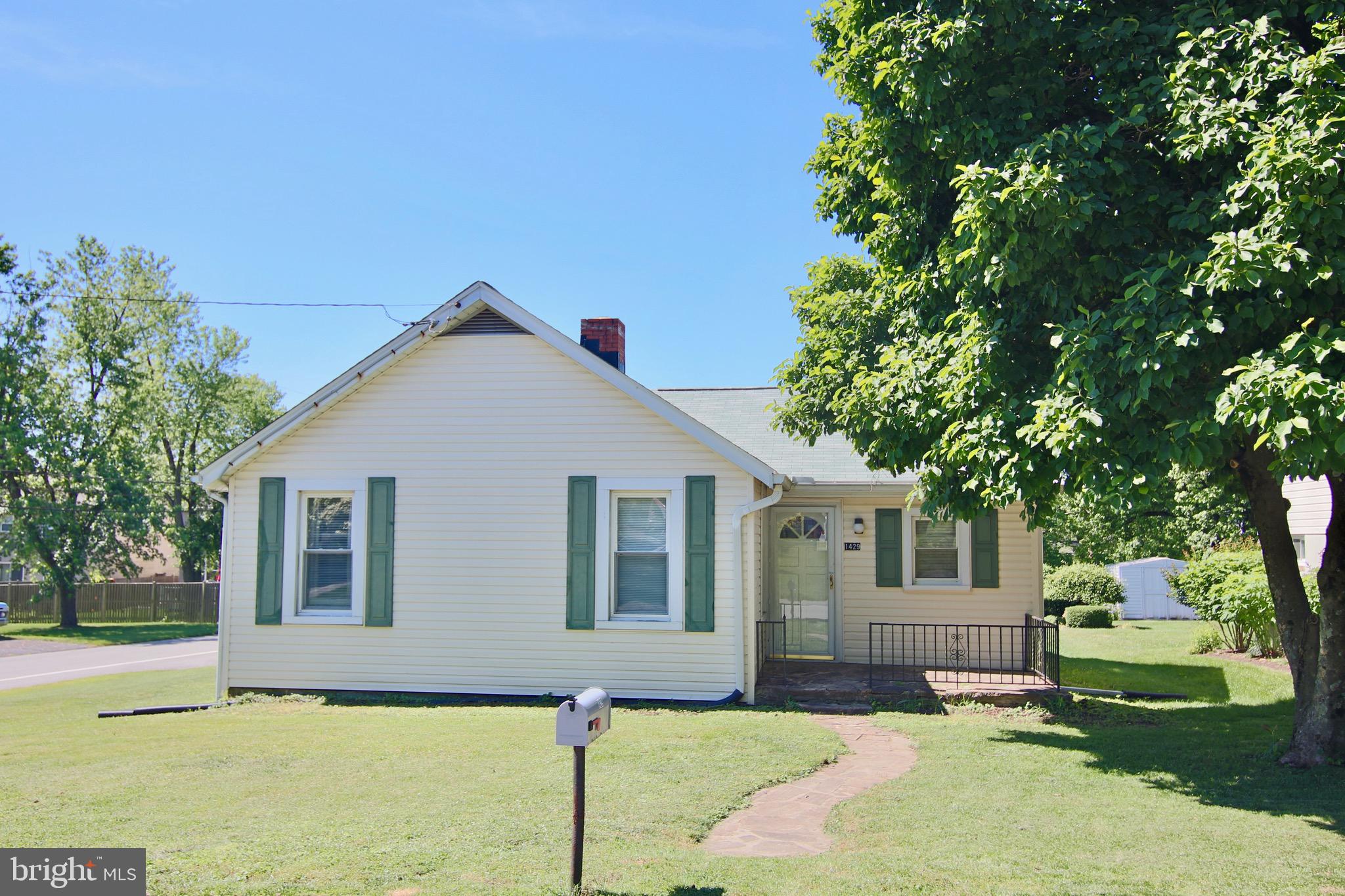 CEDARHURST - Residential