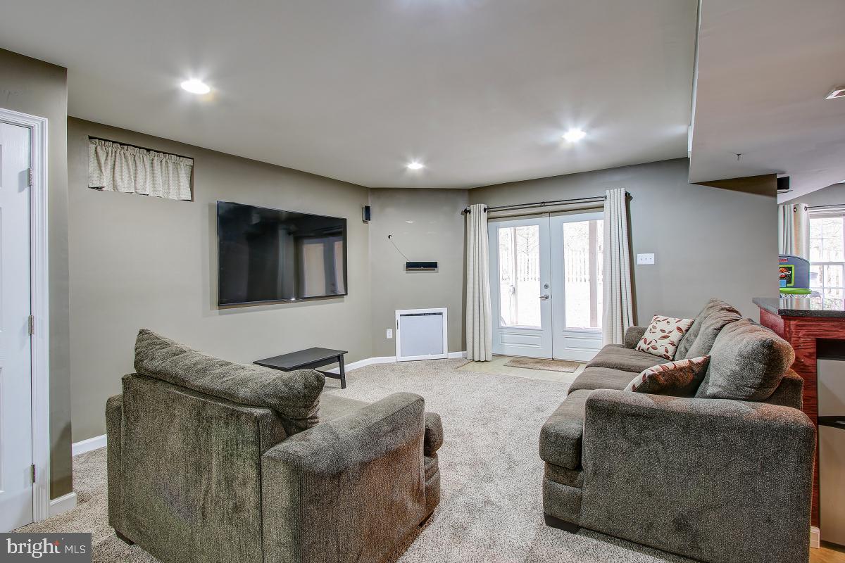 VILLAGES AT HAYMARKET - Residential