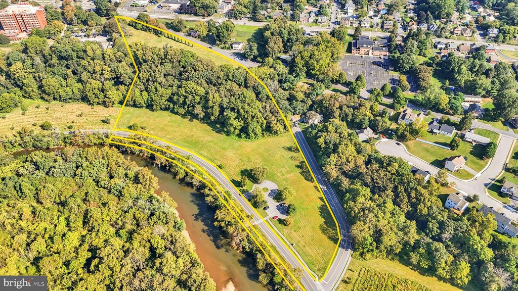 Photo of 516 Conestoga Greenway Dr, LANCASTER, PA 17602 (MLS # PALA2071826)