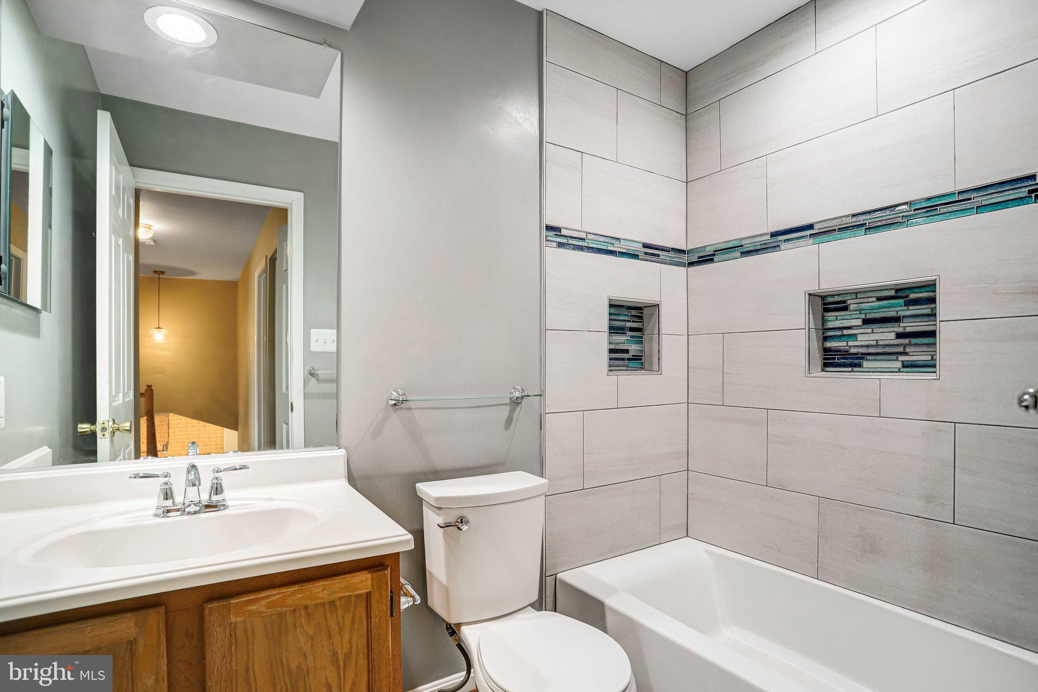 SILVER SPRING CNTRY CLUB - Residential