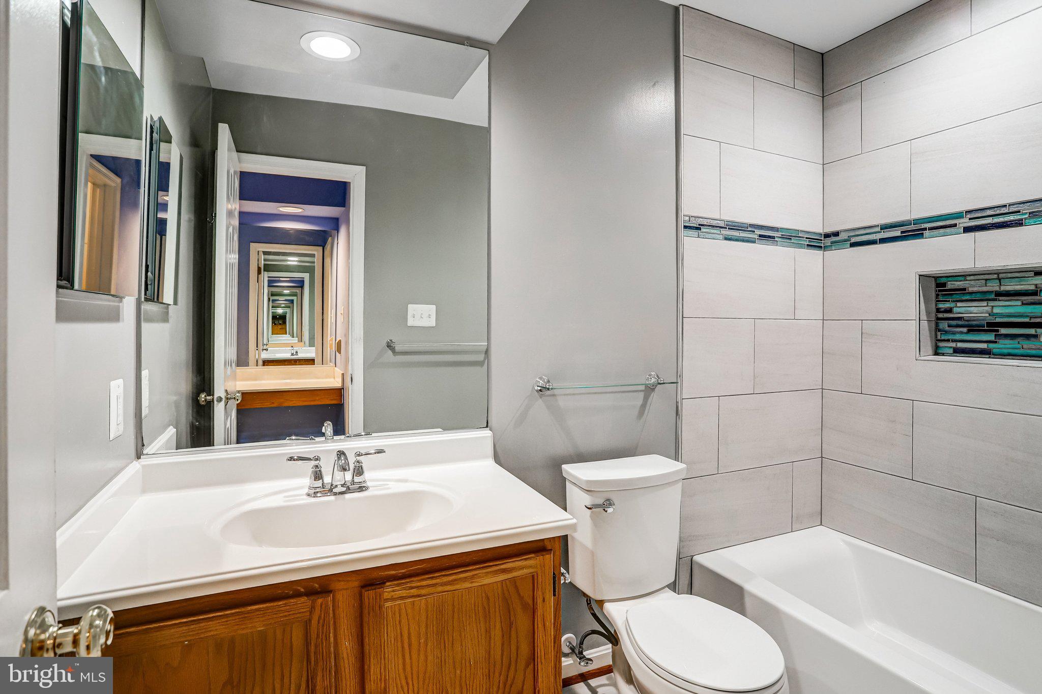 SILVER SPRING CNTRY CLUB - Residential