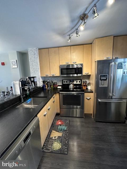 MANAYUNK - Residential Lease