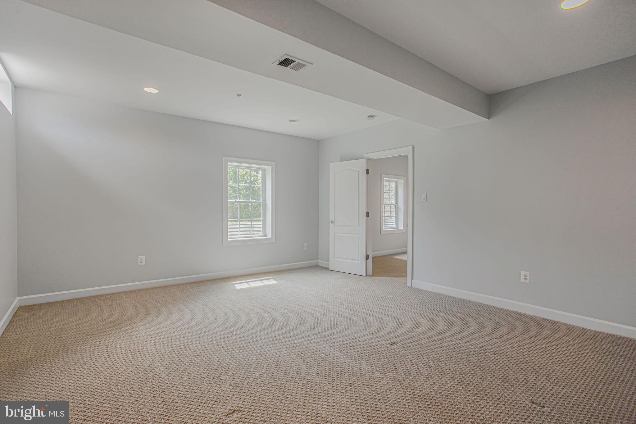 RIVERWOOD - Residential