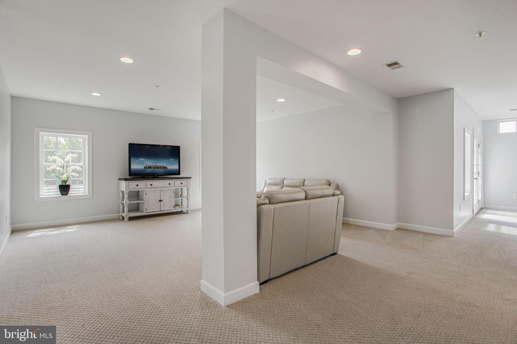 RIVERWOOD - Residential