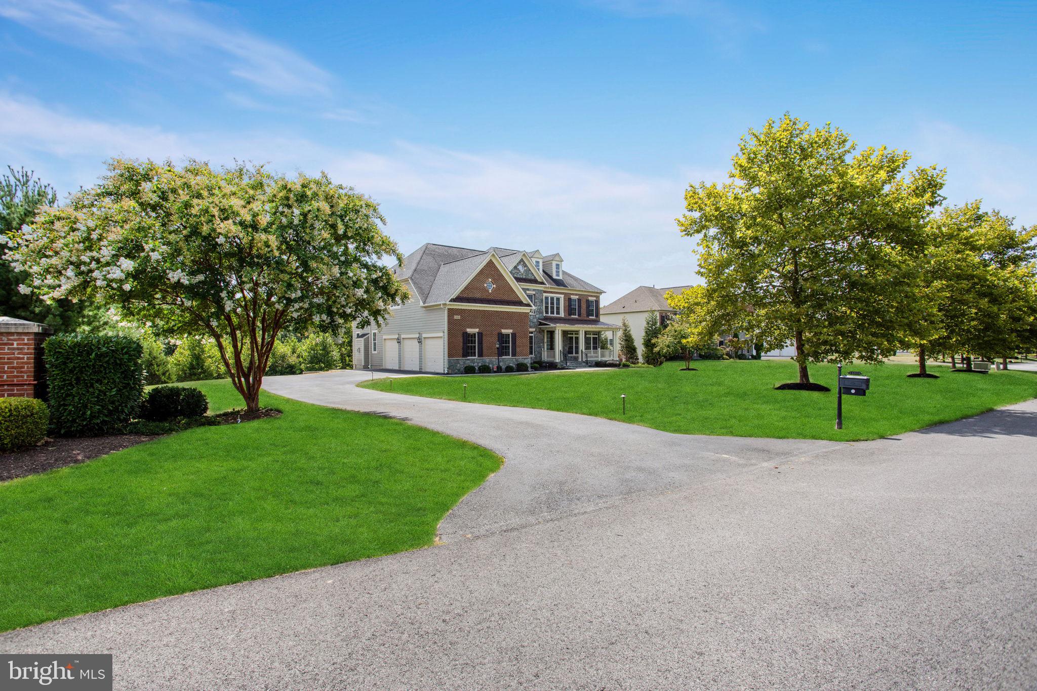 RIVERWOOD - Residential