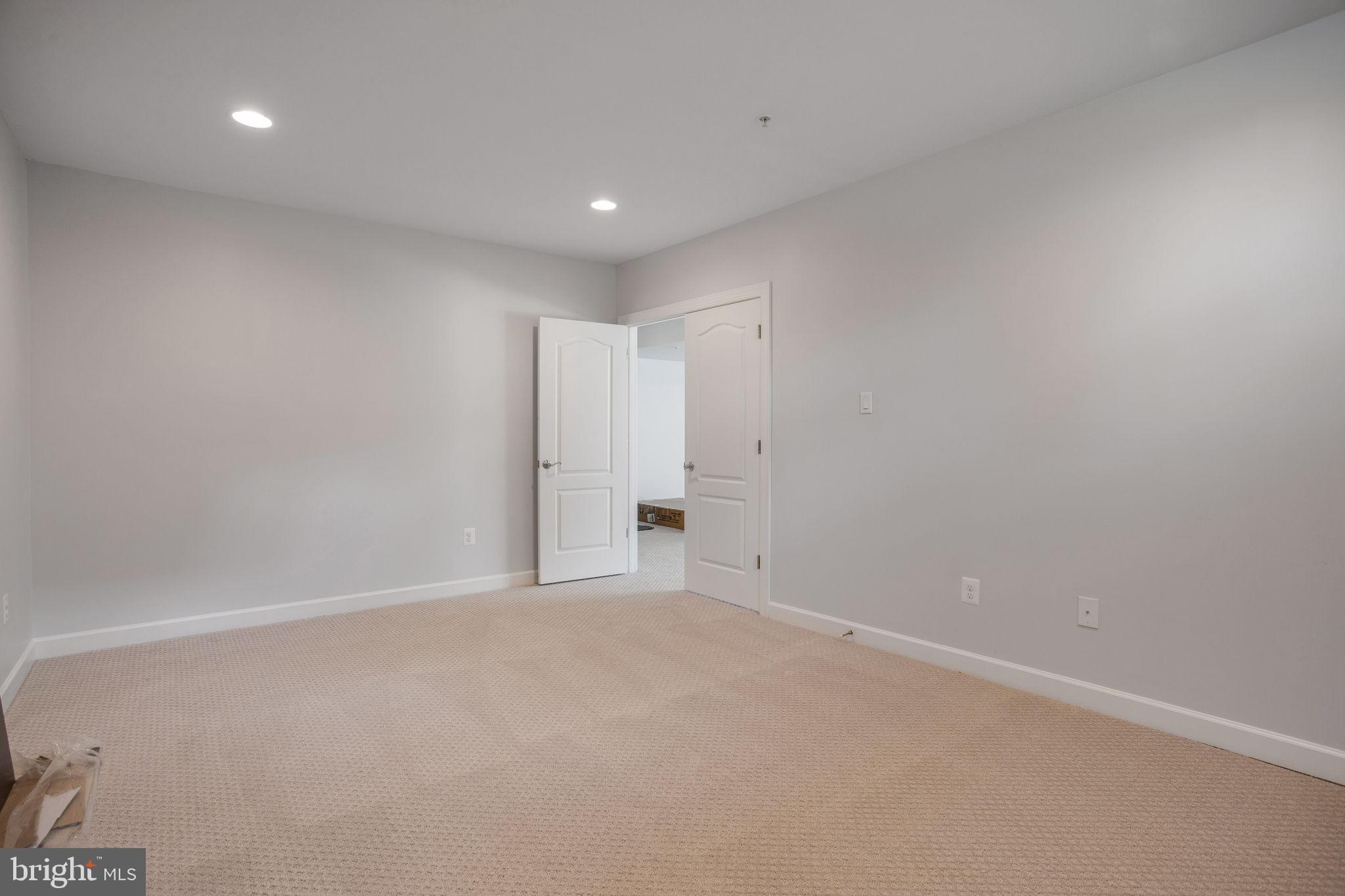 RIVERWOOD - Residential