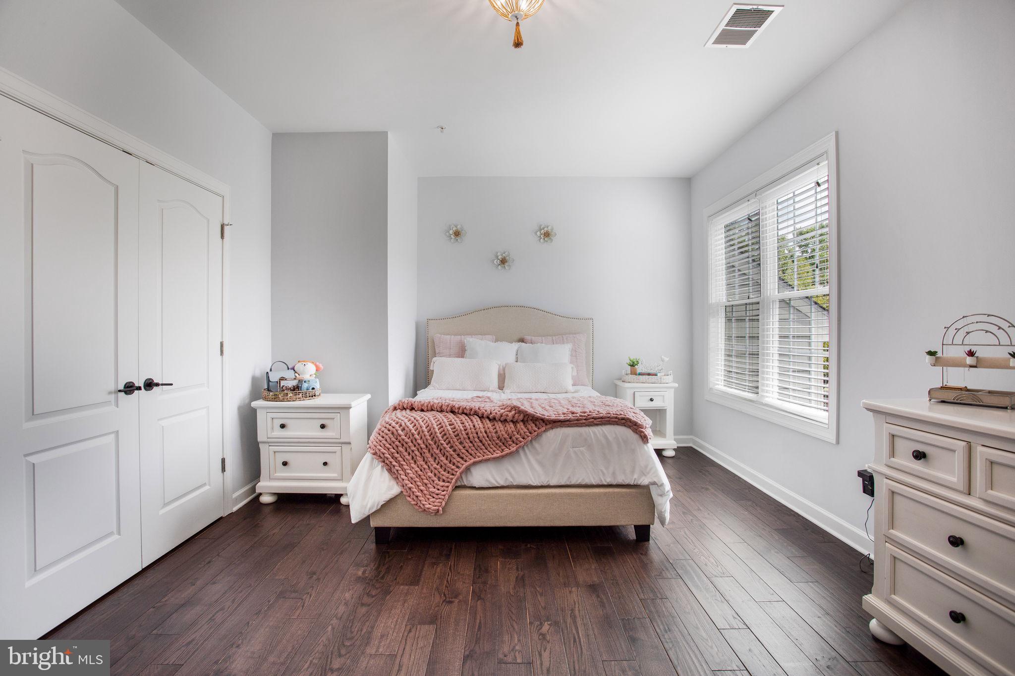 RIVERWOOD - Residential