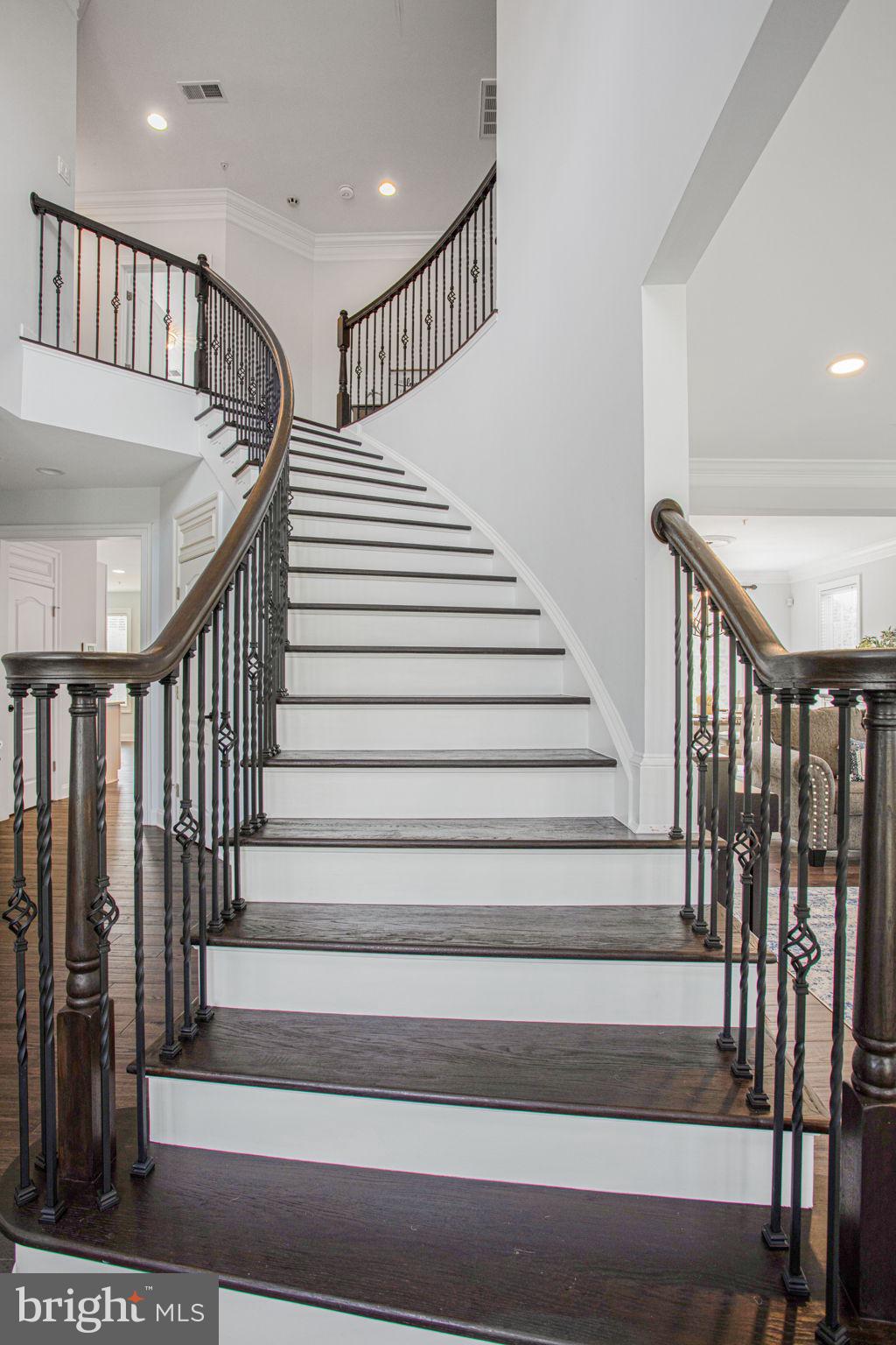 RIVERWOOD - Residential