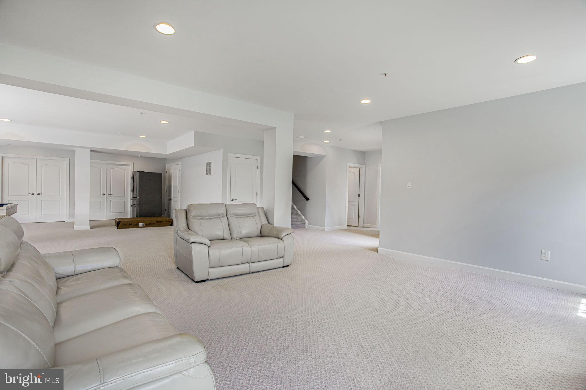 RIVERWOOD - Residential