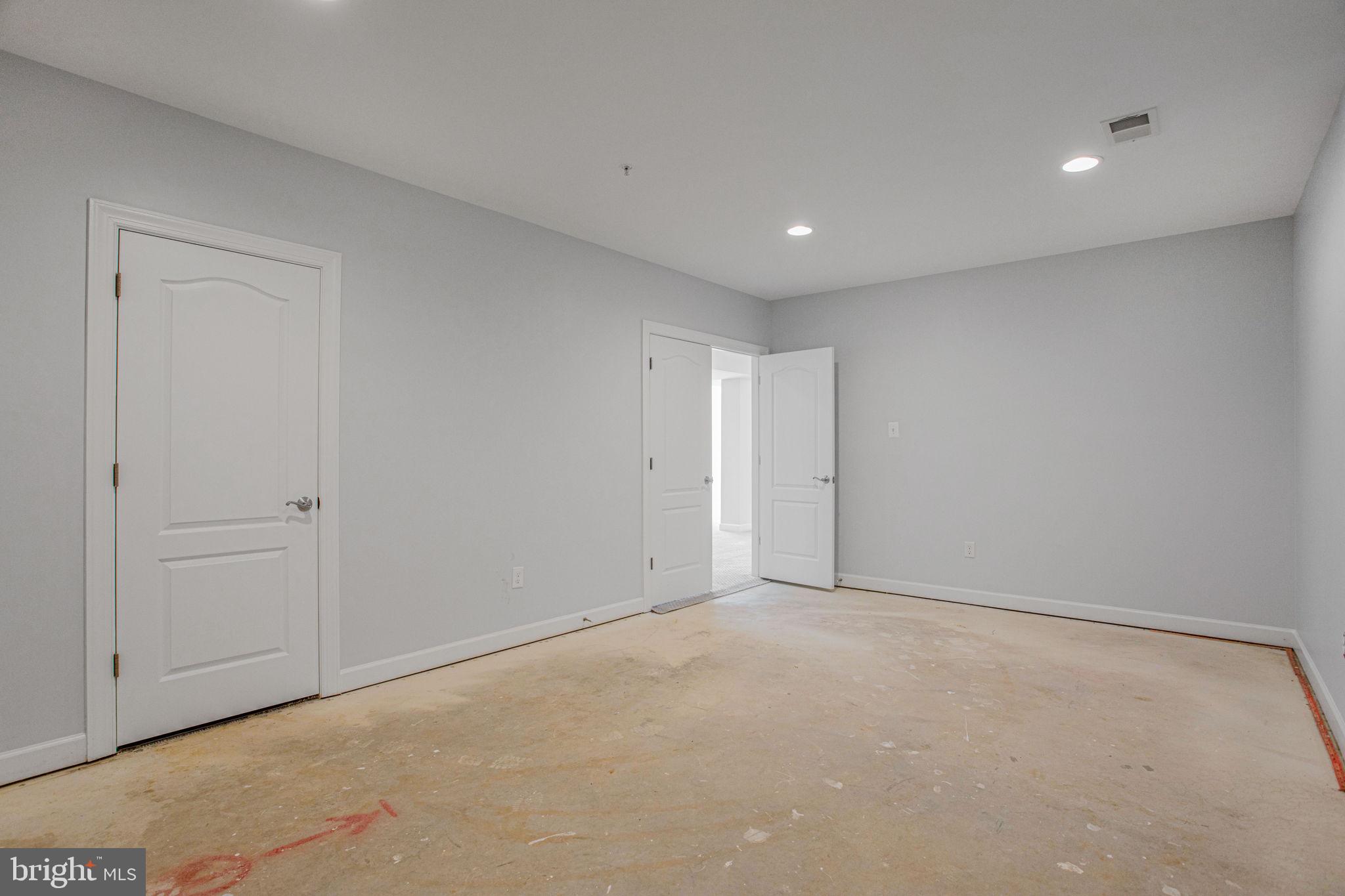 RIVERWOOD - Residential