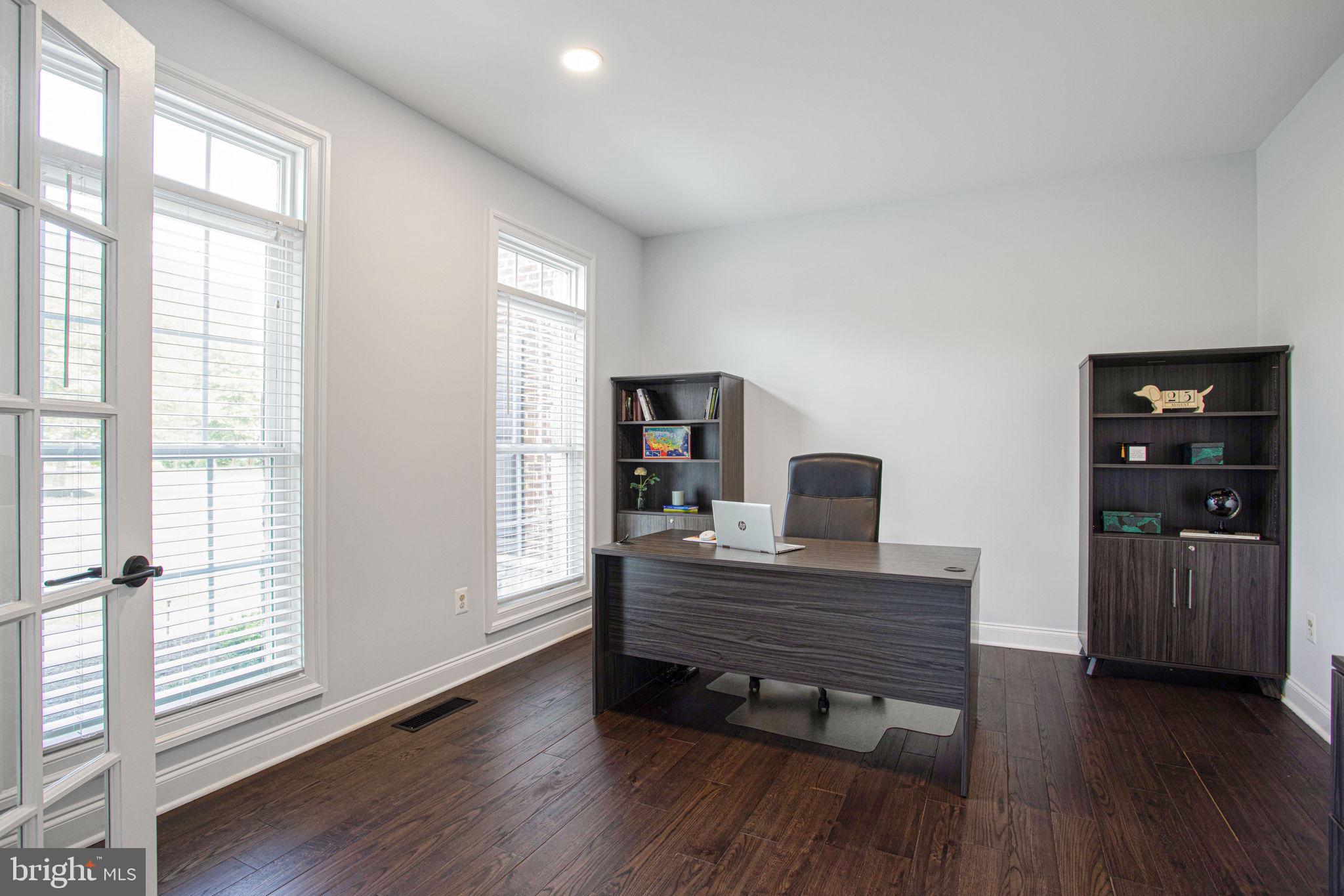 RIVERWOOD - Residential