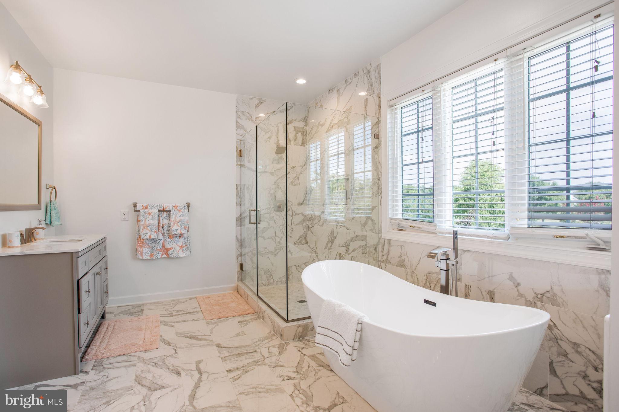 RIVERWOOD - Residential