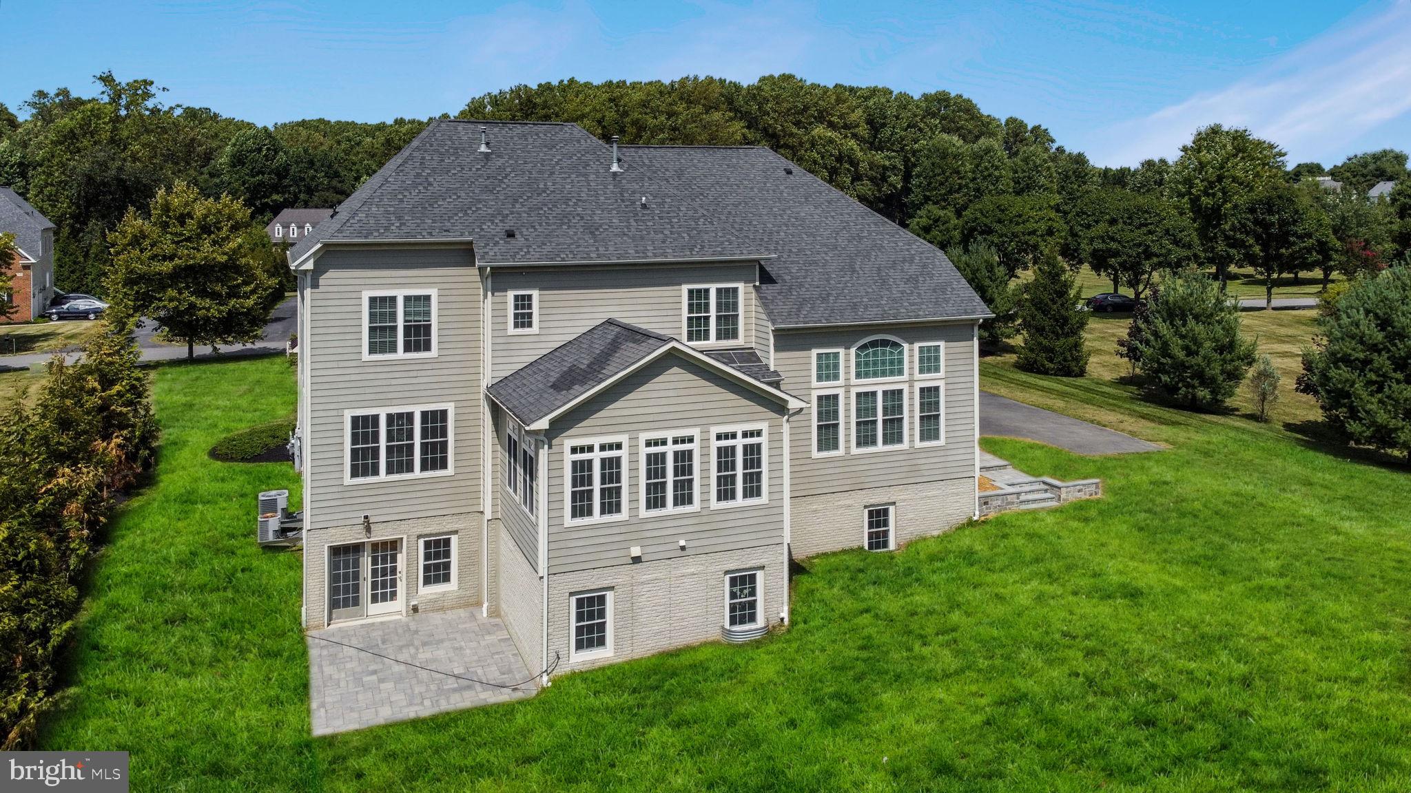 RIVERWOOD - Residential