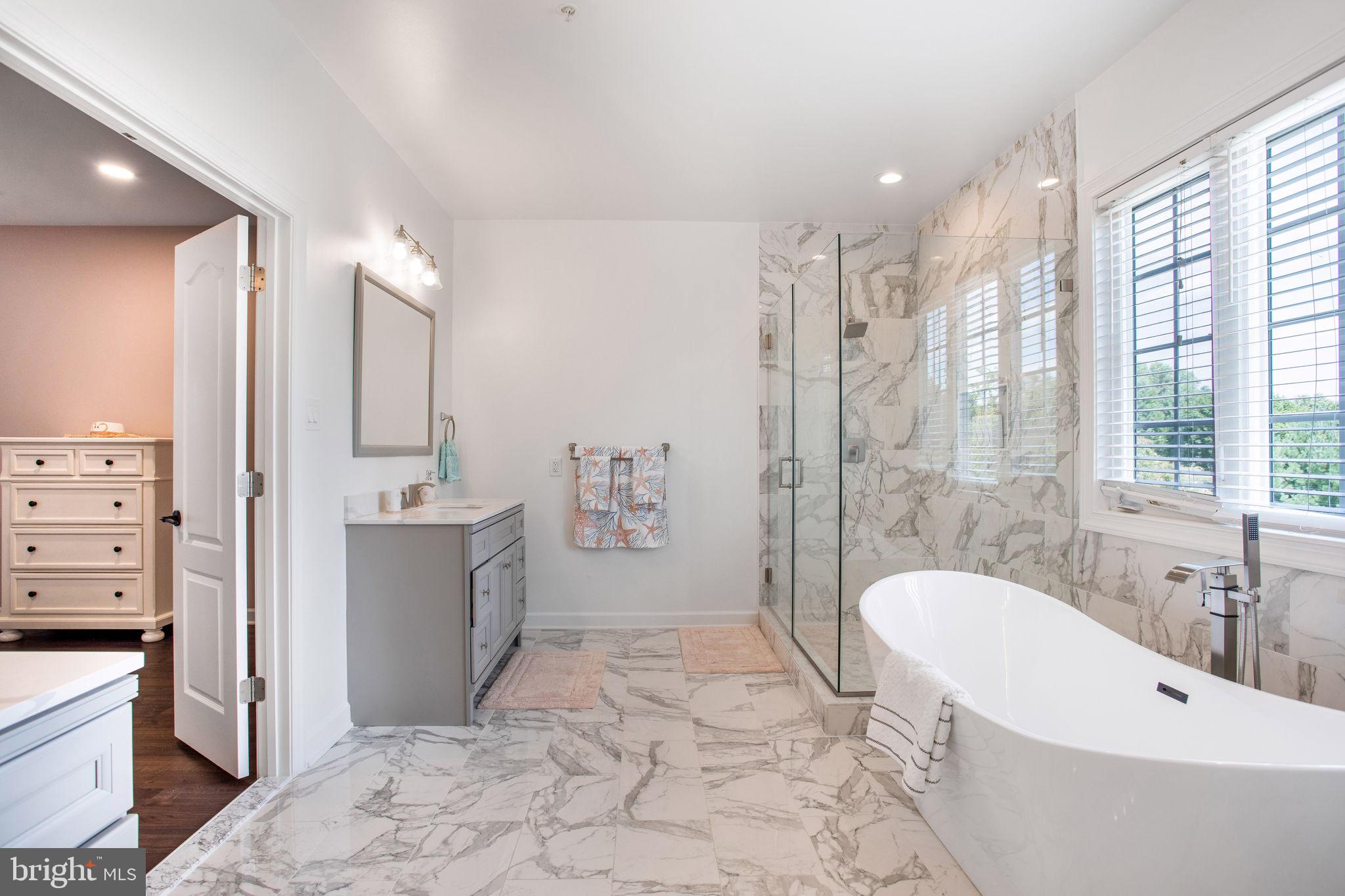 RIVERWOOD - Residential