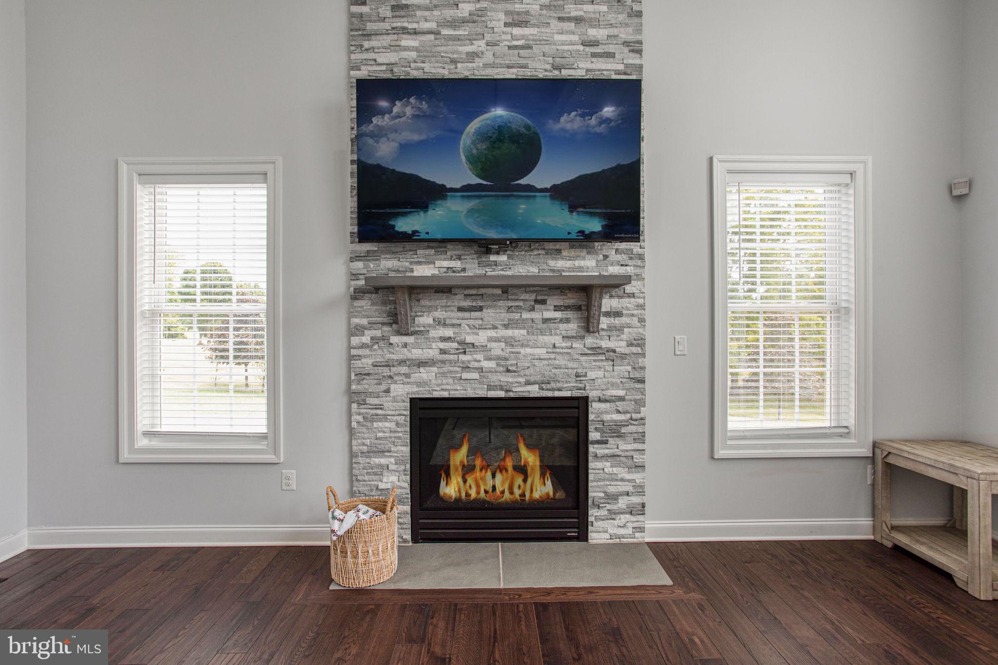 RIVERWOOD - Residential