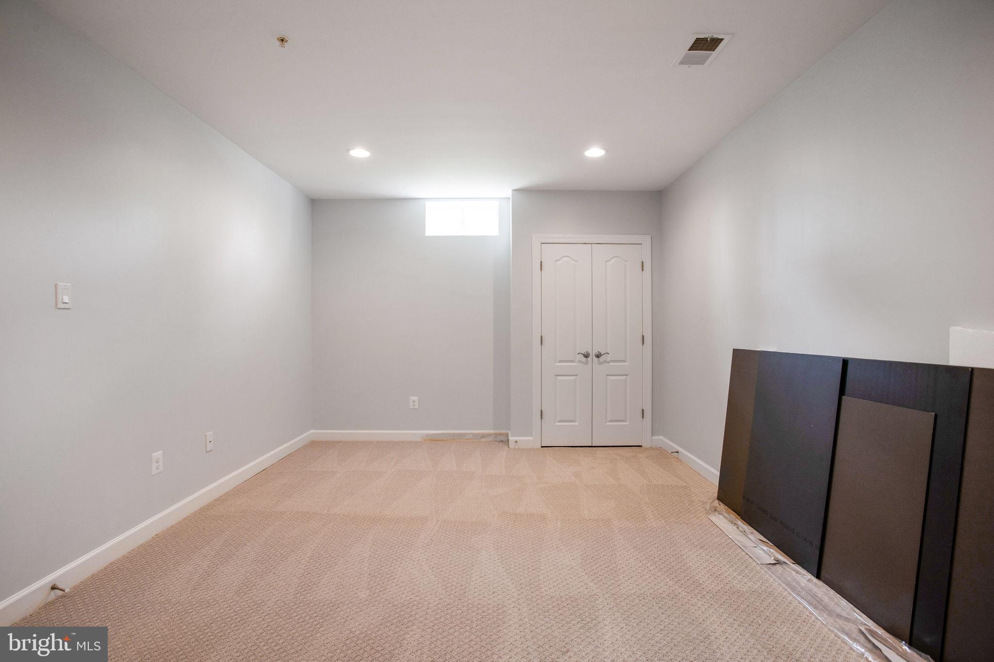 RIVERWOOD - Residential